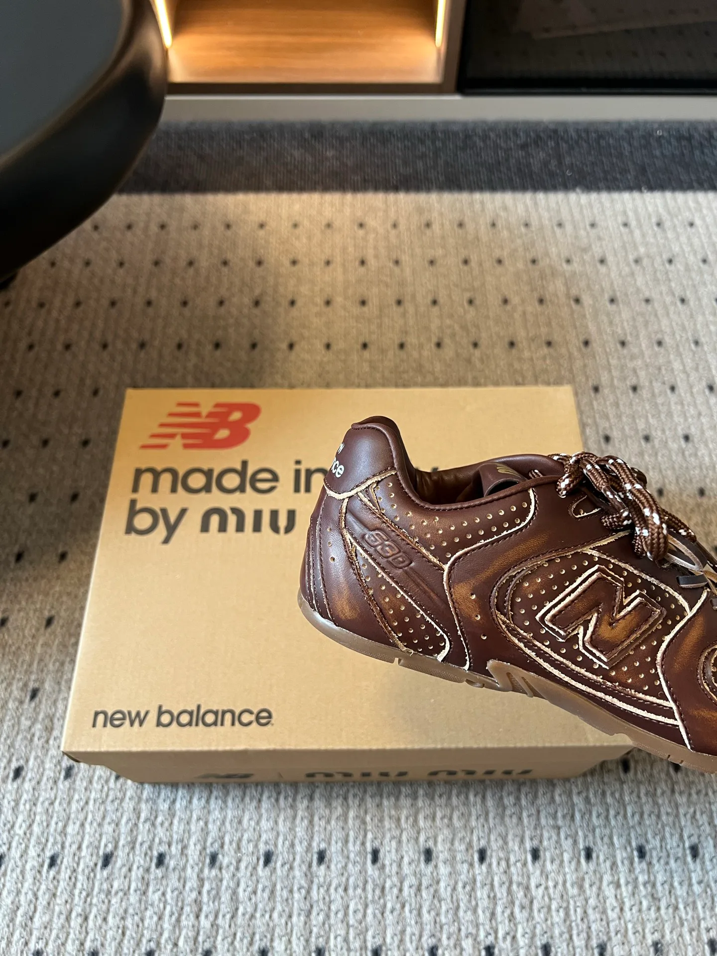Кроссовки Женские Miu Miu 18139641