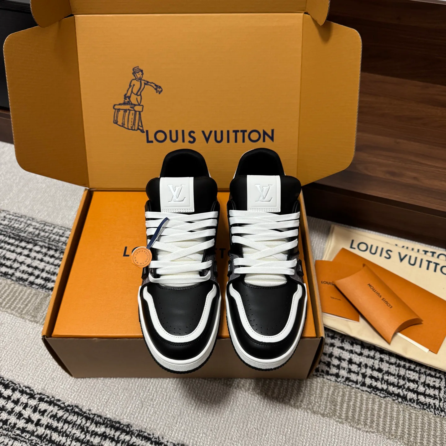 Кроссовки Женские Louis Vuitton 1546844