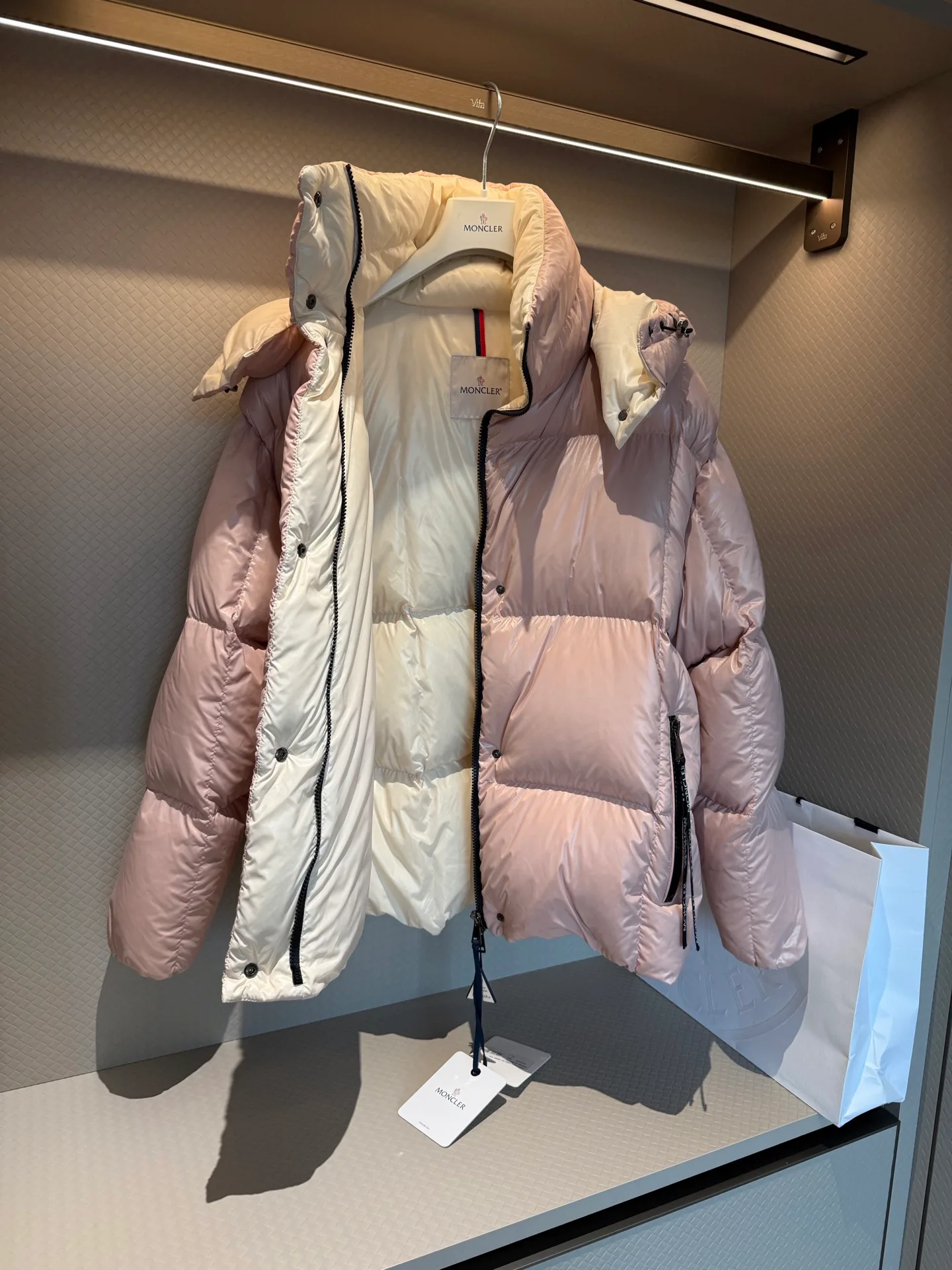 Куртки И Пуховики Женские Moncler 18956330