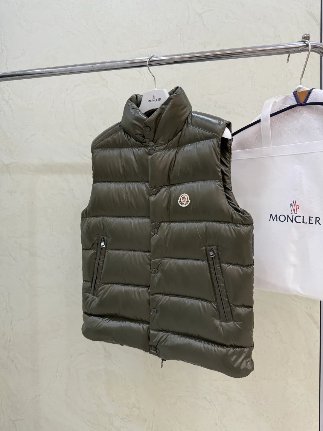 Жилеты Женские Moncler 18376097