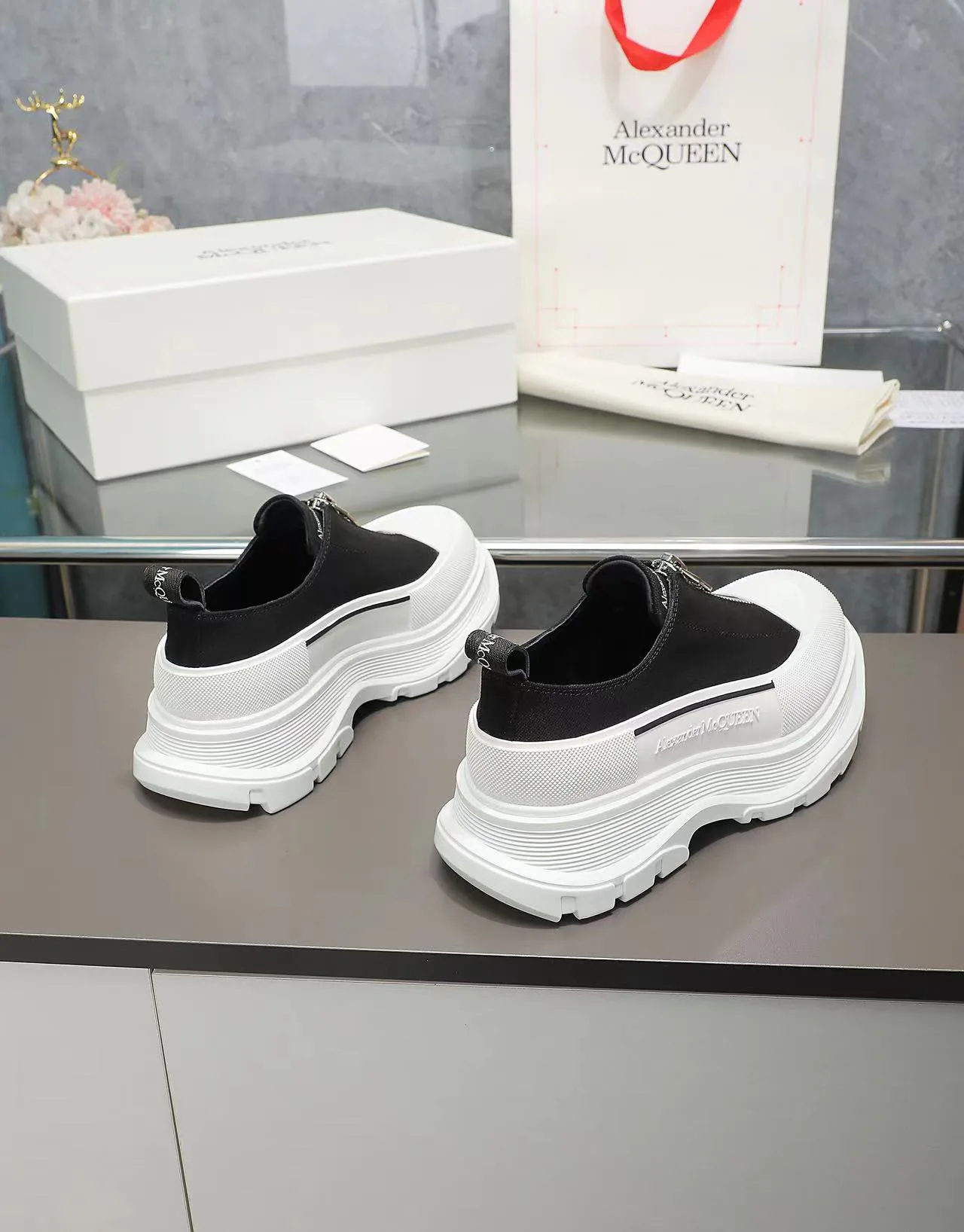Кроссовки Женские Alexander Mcqueen 18740862