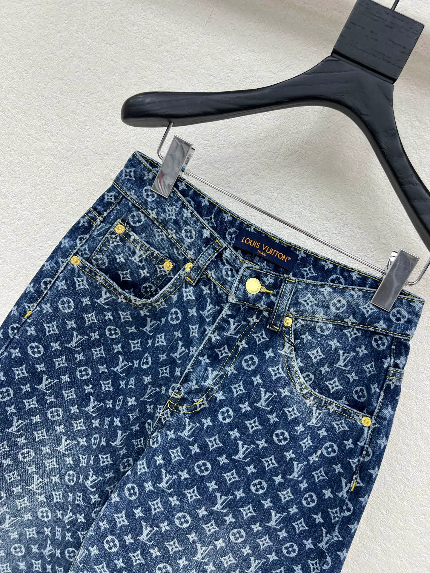 Джинсы Женские Louis Vuitton 11889083