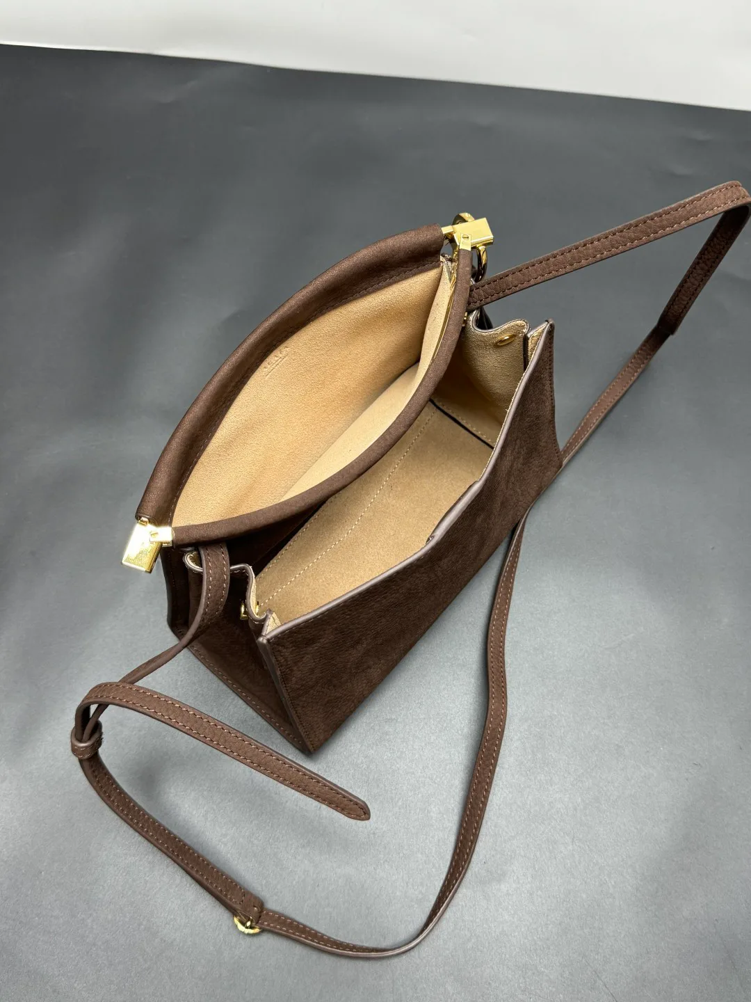 Классические Сумки Женские Alaia 11667402