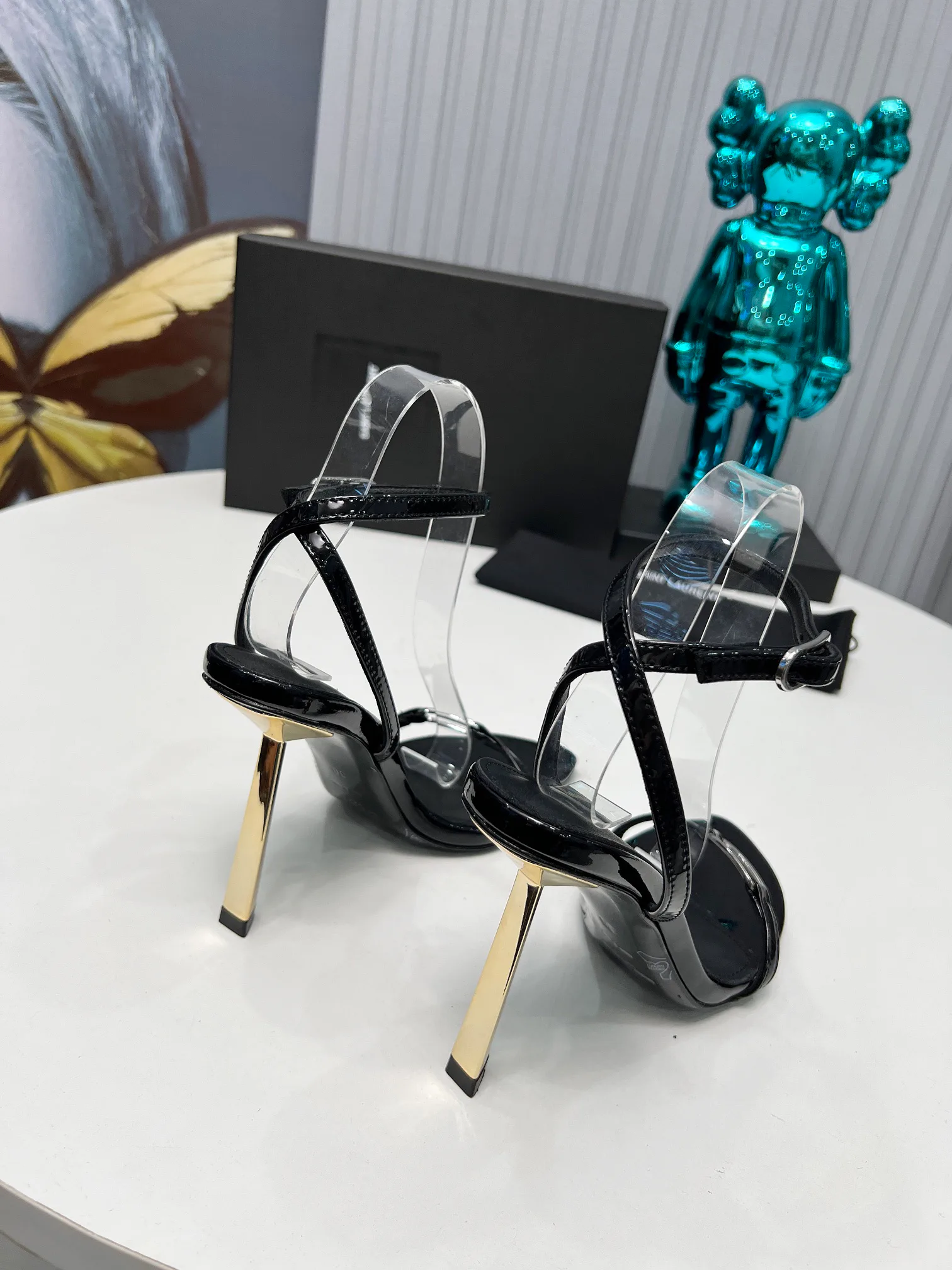 Босоножки Женские Saint Laurent 7184880