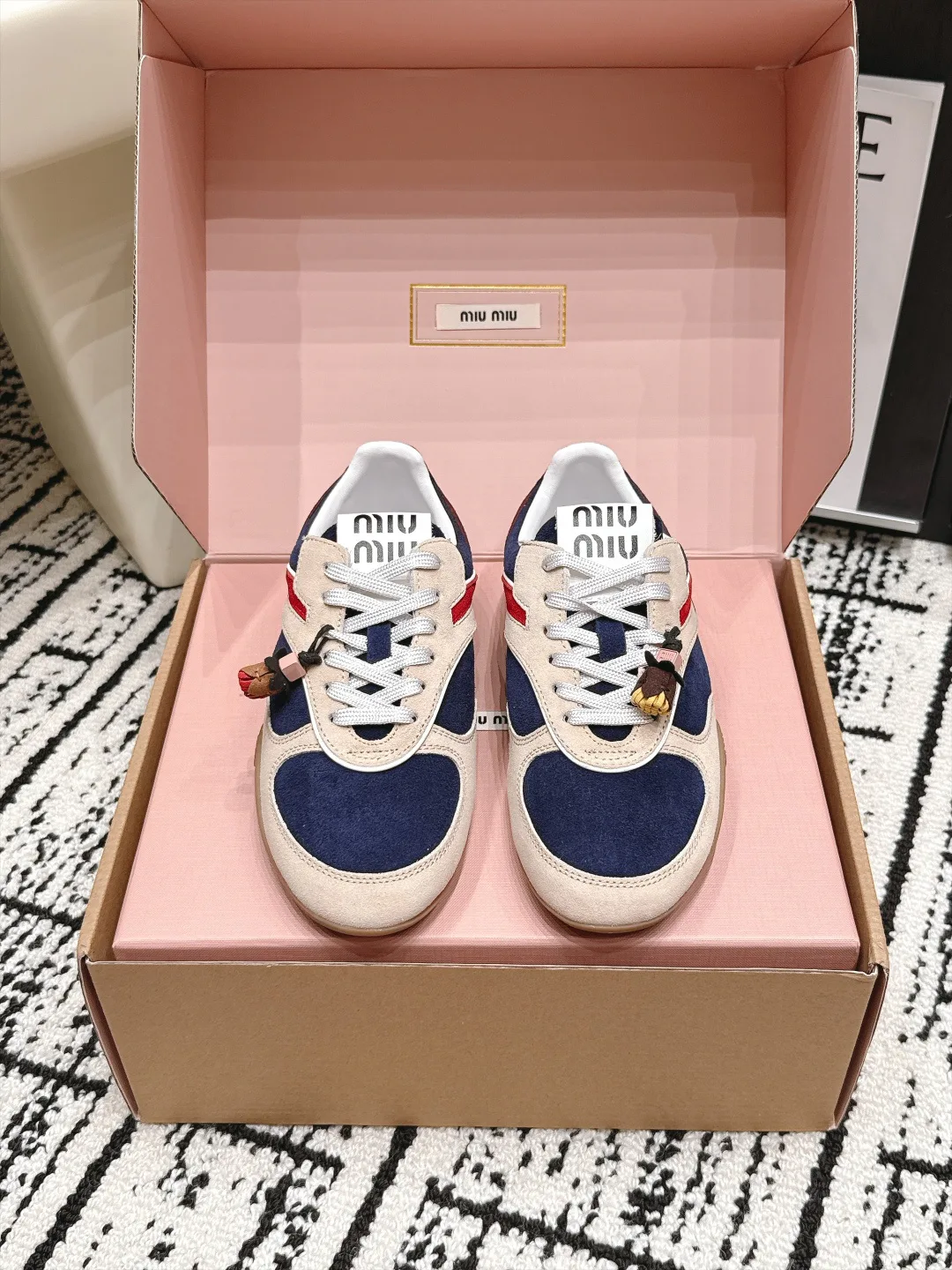 Кроссовки Женские Miu Miu 18490658