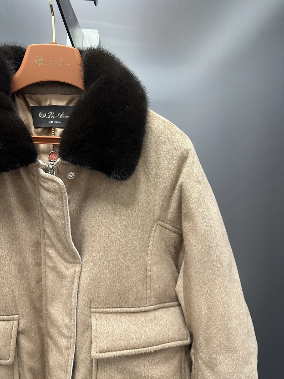 Куртки И Пуховики Женские Loro Piana 18702457