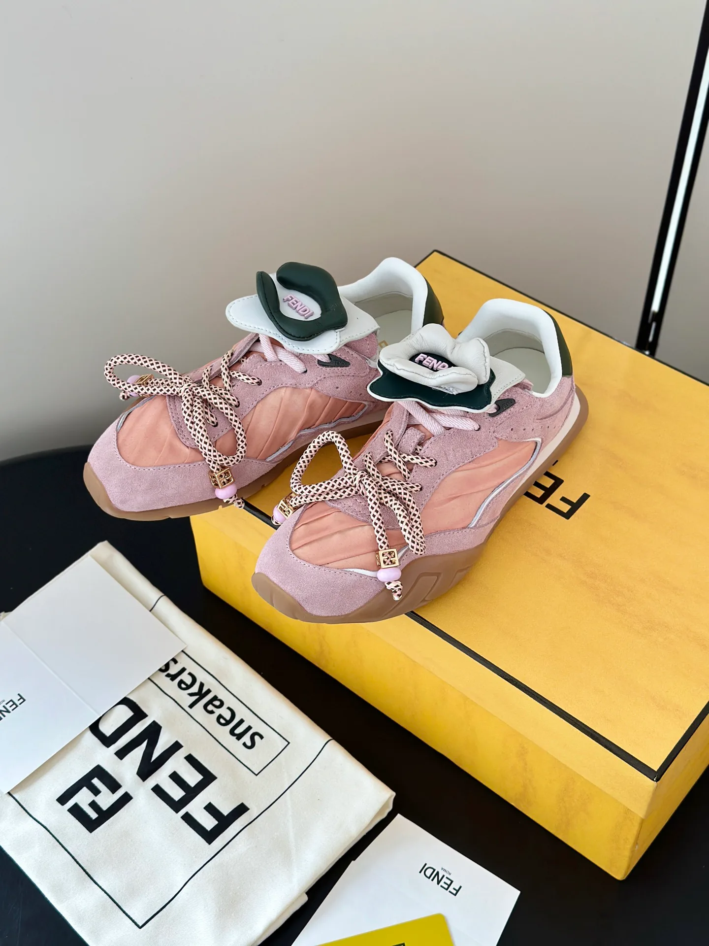 Кроссовки Женские Fendi 11886714