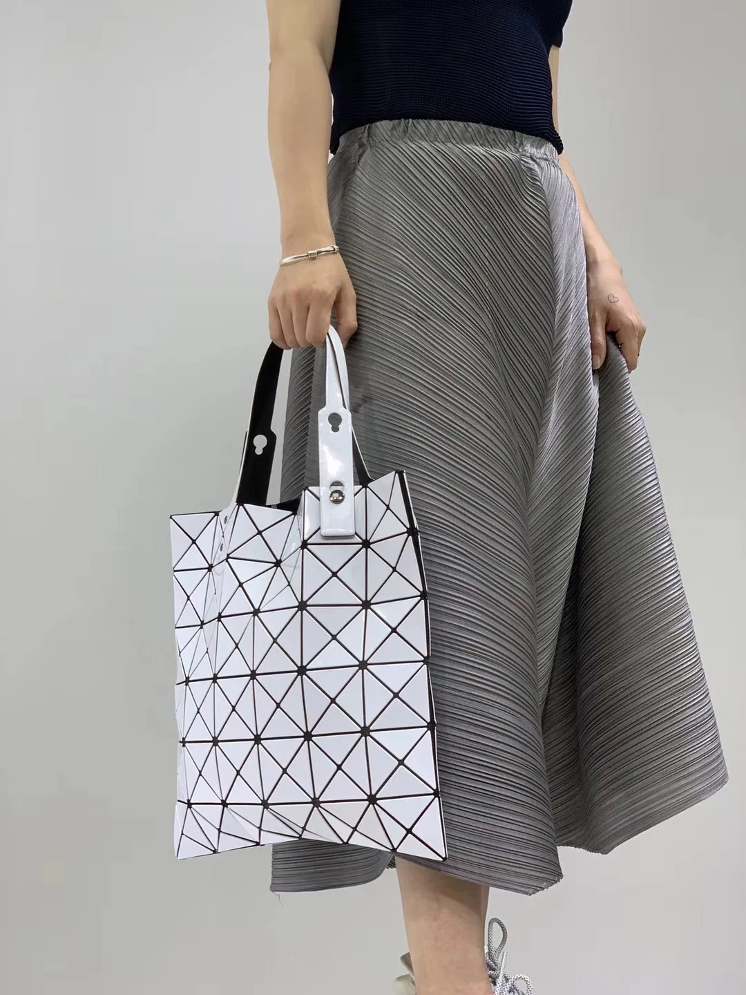 Классические Сумки Женские Issey Miyake 5890431