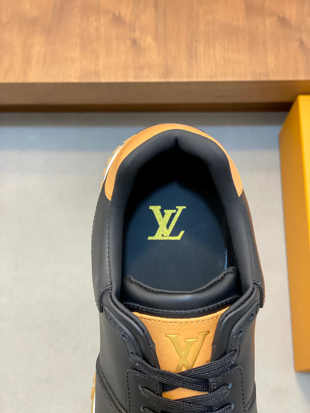 Кроссовки Мужские Louis Vuitton 1570305