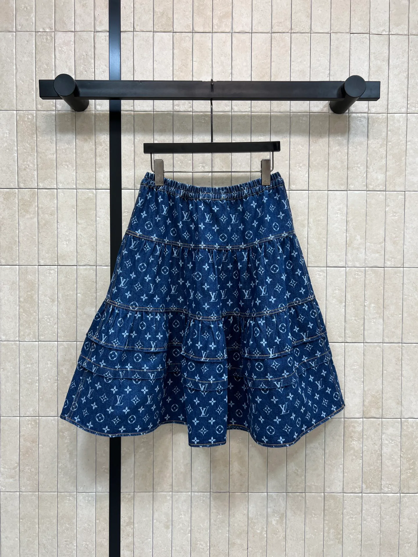 Юбки Женские Louis Vuitton 10646803