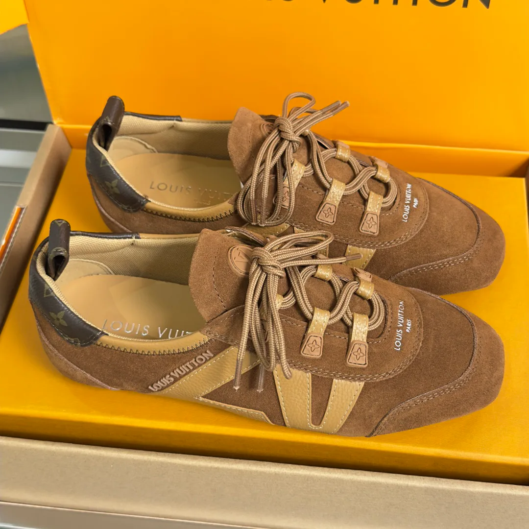 Кроссовки Женские Louis Vuitton 17780698