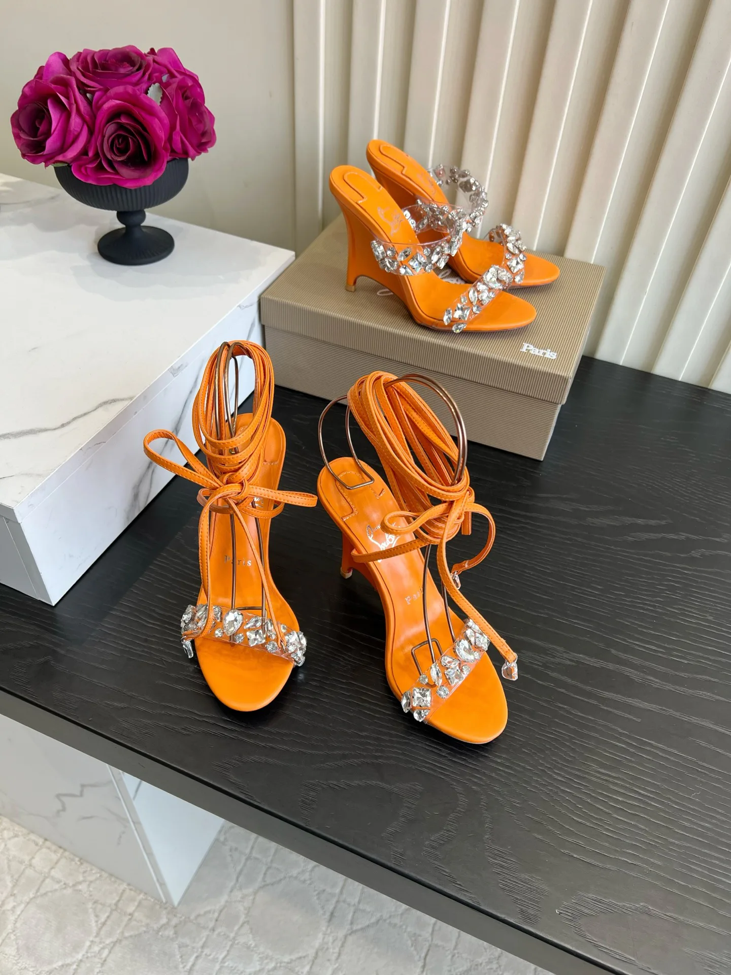 Босоножки Женские Christian Louboutin 18614262