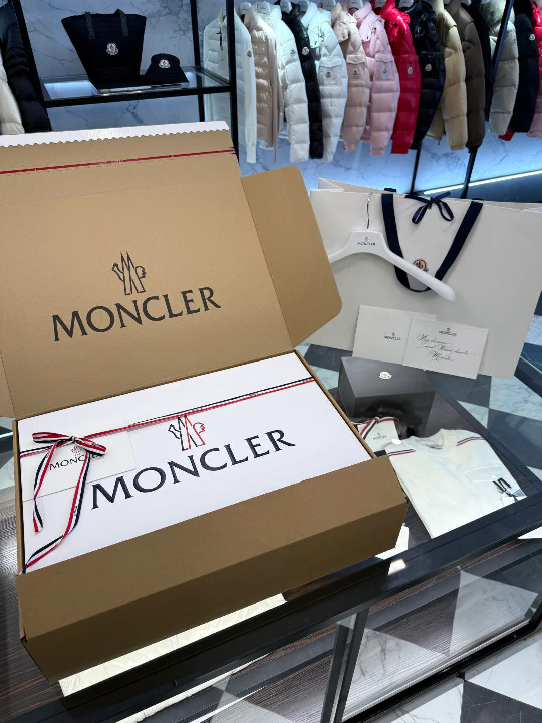 Куртки И Пуховики Женские Moncler 18741156