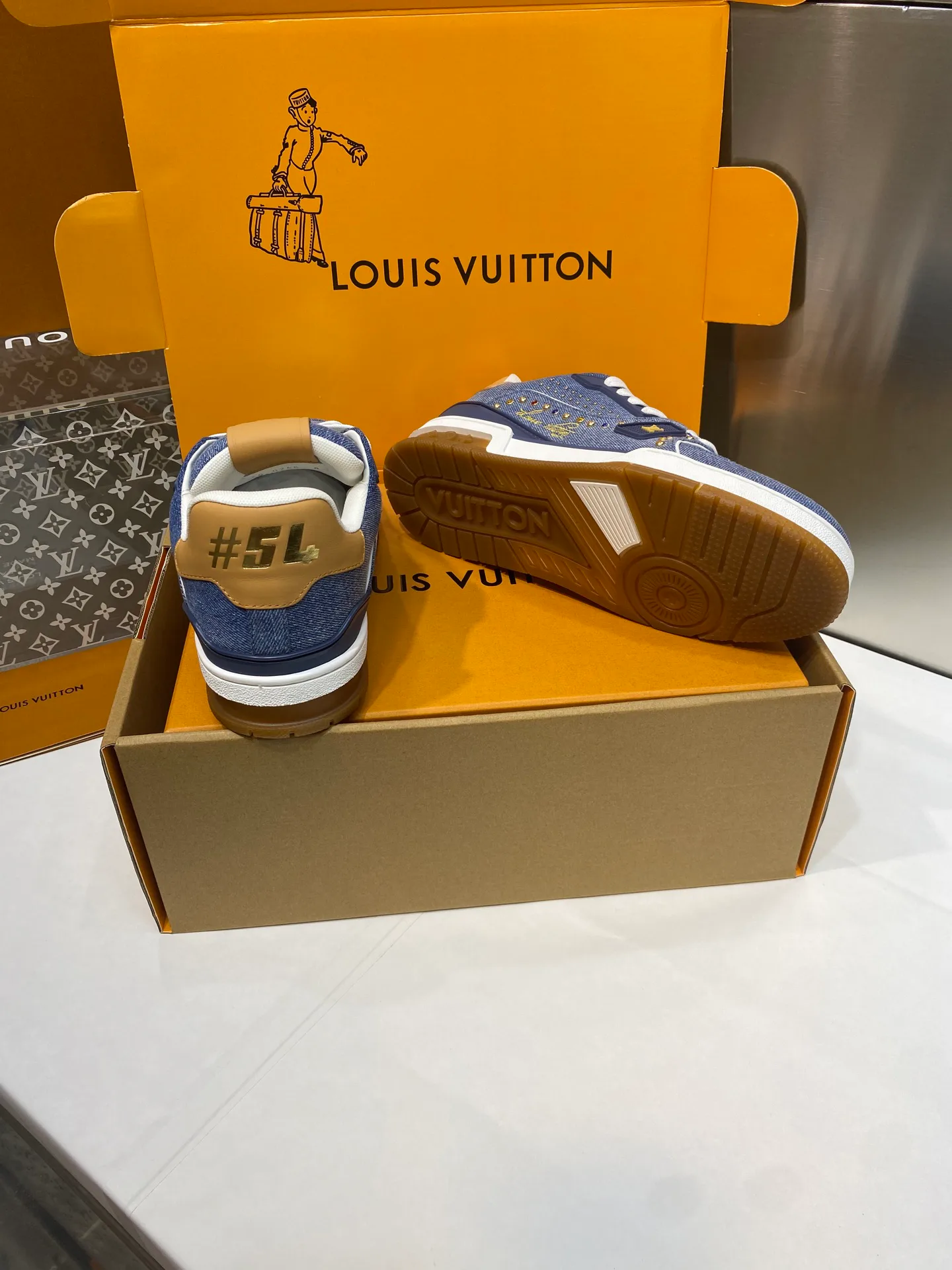 Кроссовки Женские Louis Vuitton 17969006