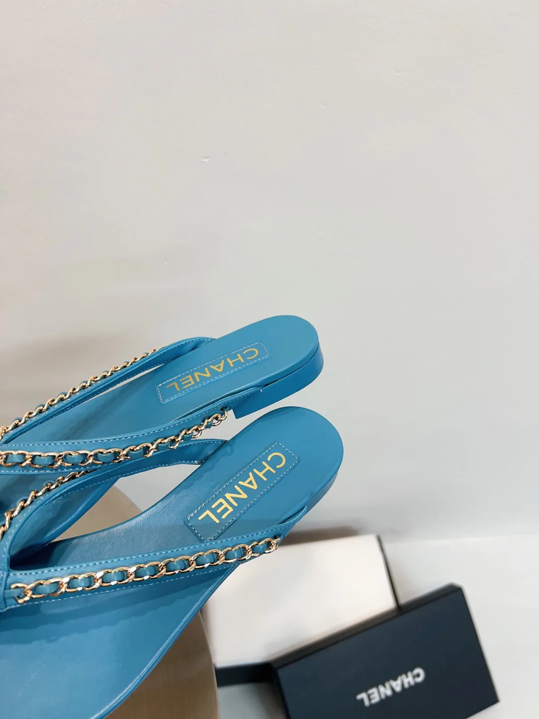 Шлепанцы Женские Chanel 18194