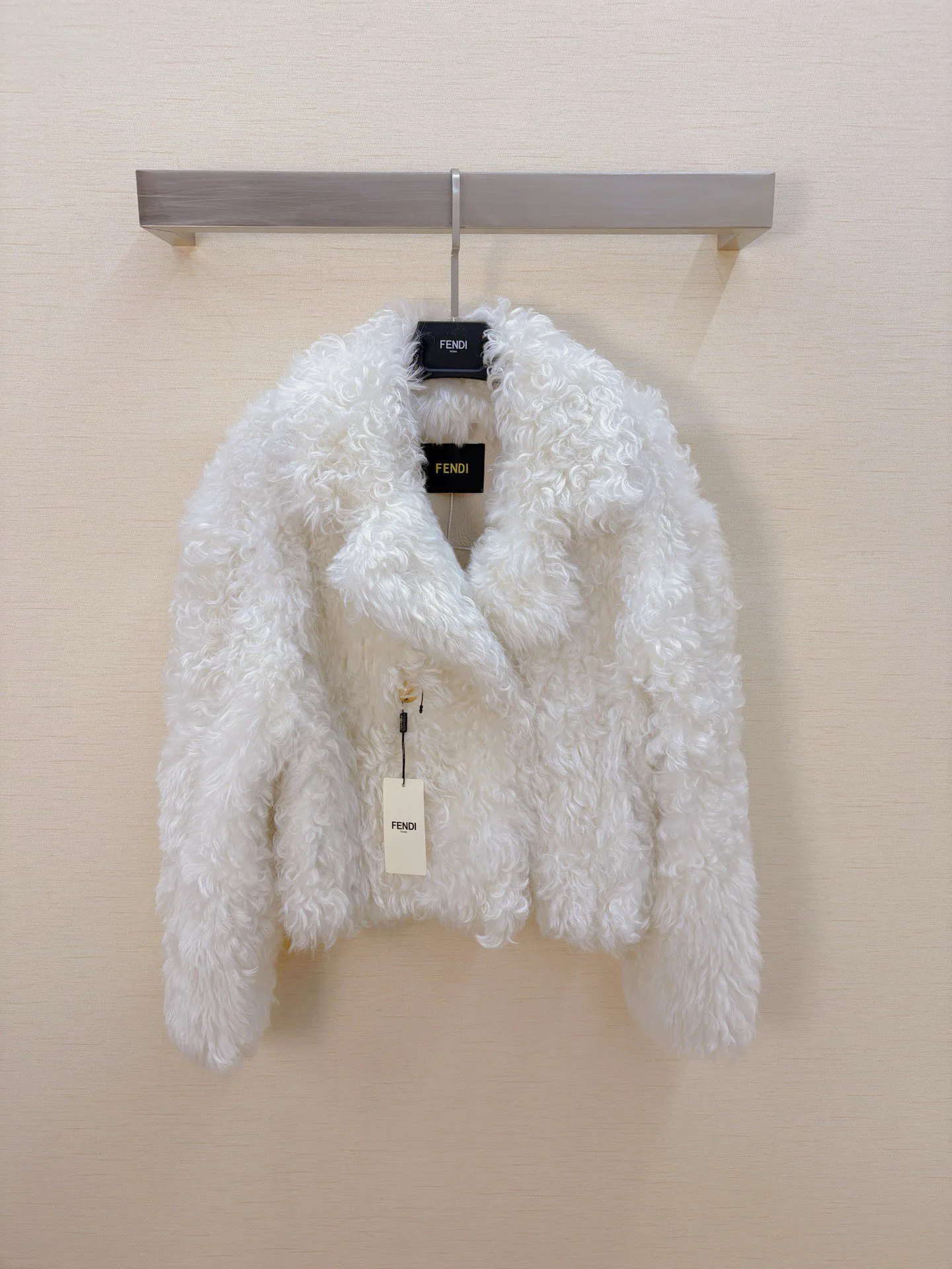 Кожаные Куртки И Дублёнки Женские Fendi 156488