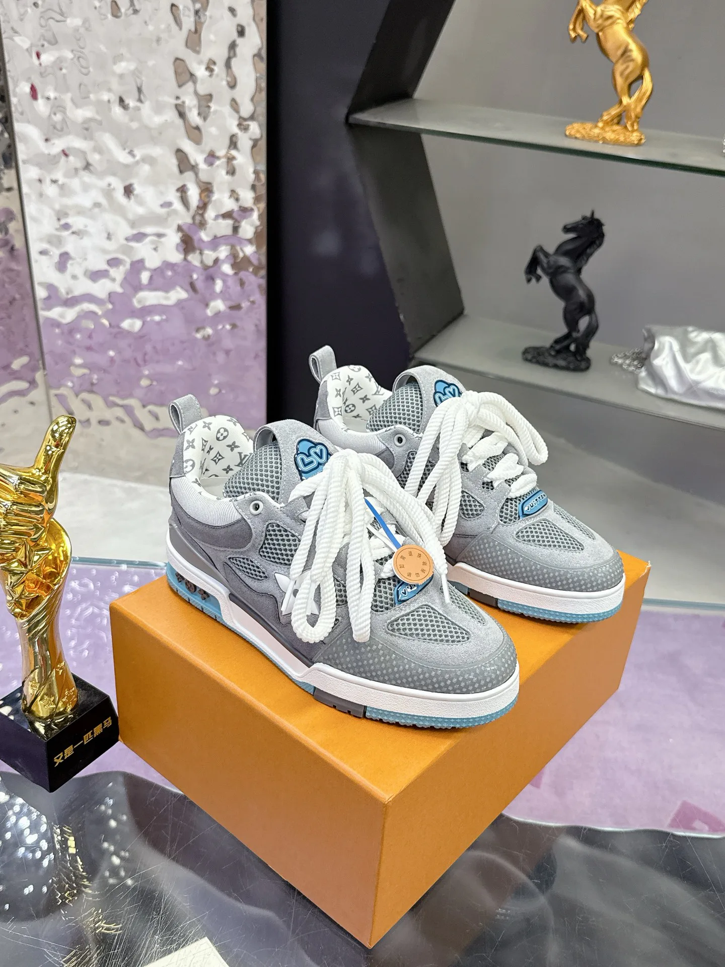 Кроссовки Женские Louis Vuitton 1874711