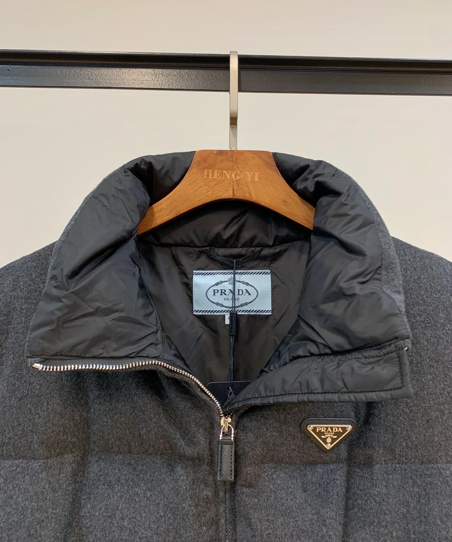 Жилеты Женские Prada 17965217