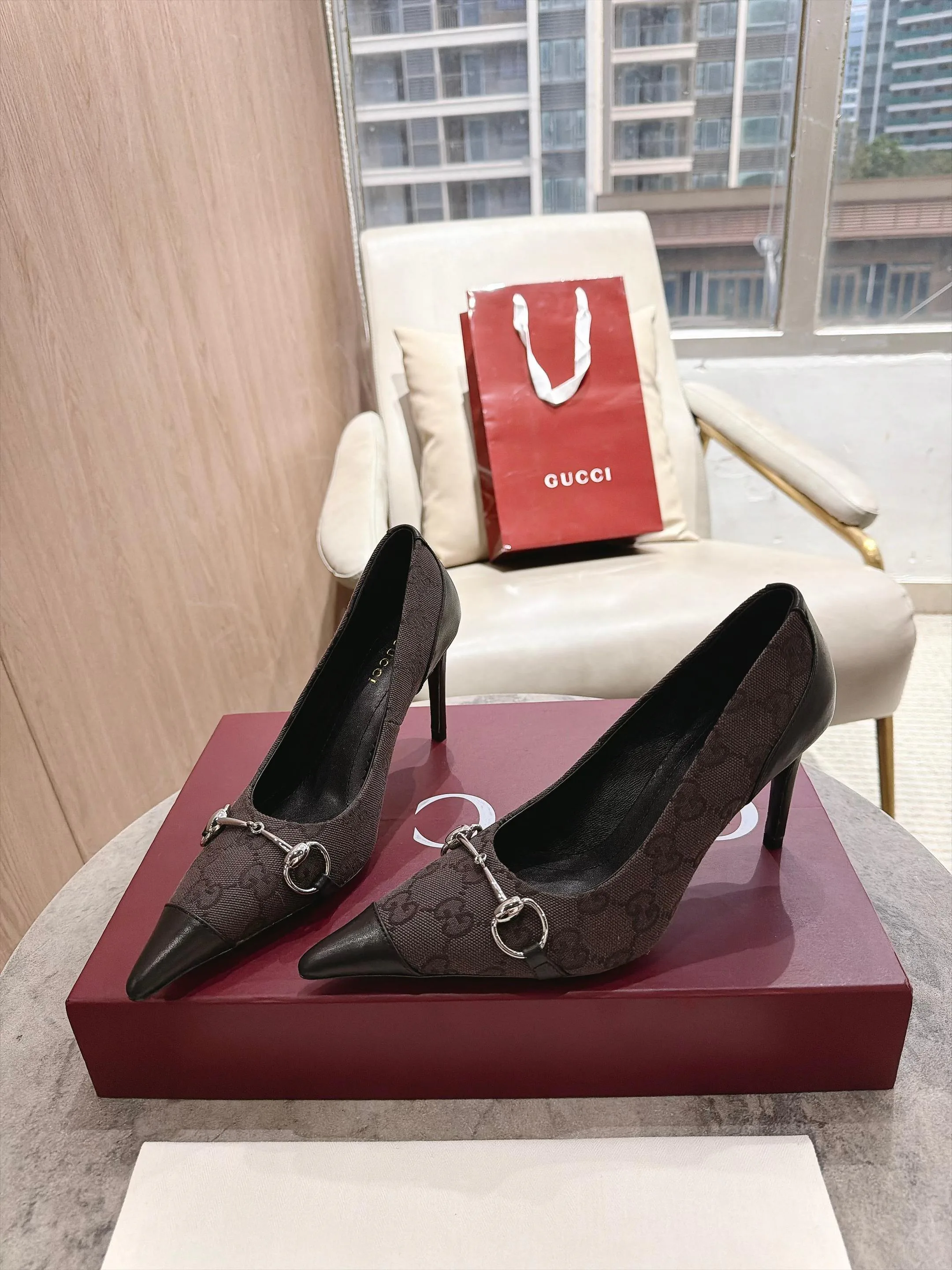 Туфли Женские Gucci 18708689