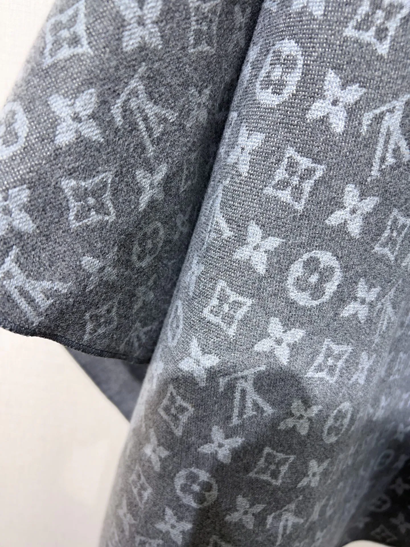 Пальто Женские Louis Vuitton 18413326