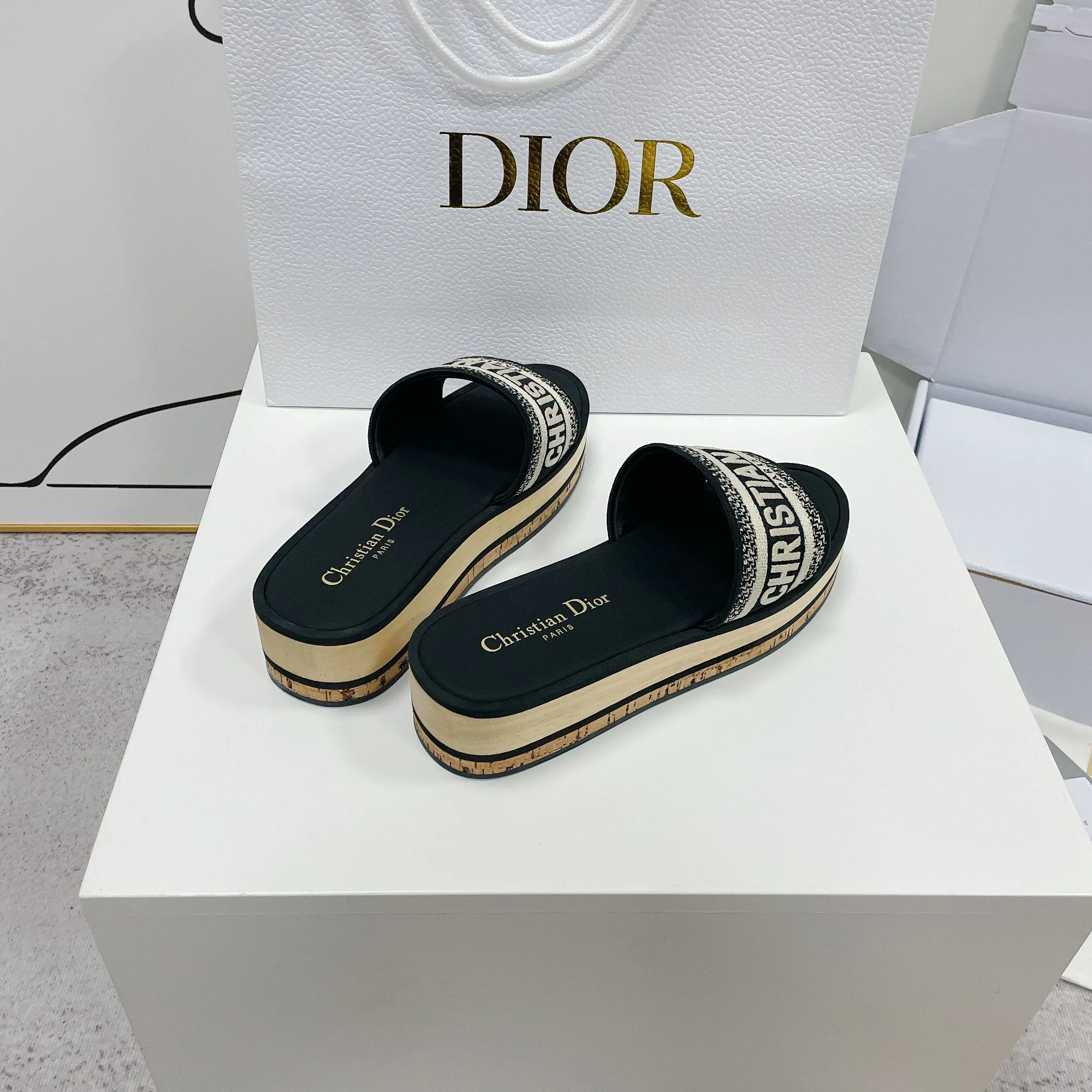 Шлепанцы Женские Christian Dior 12877295