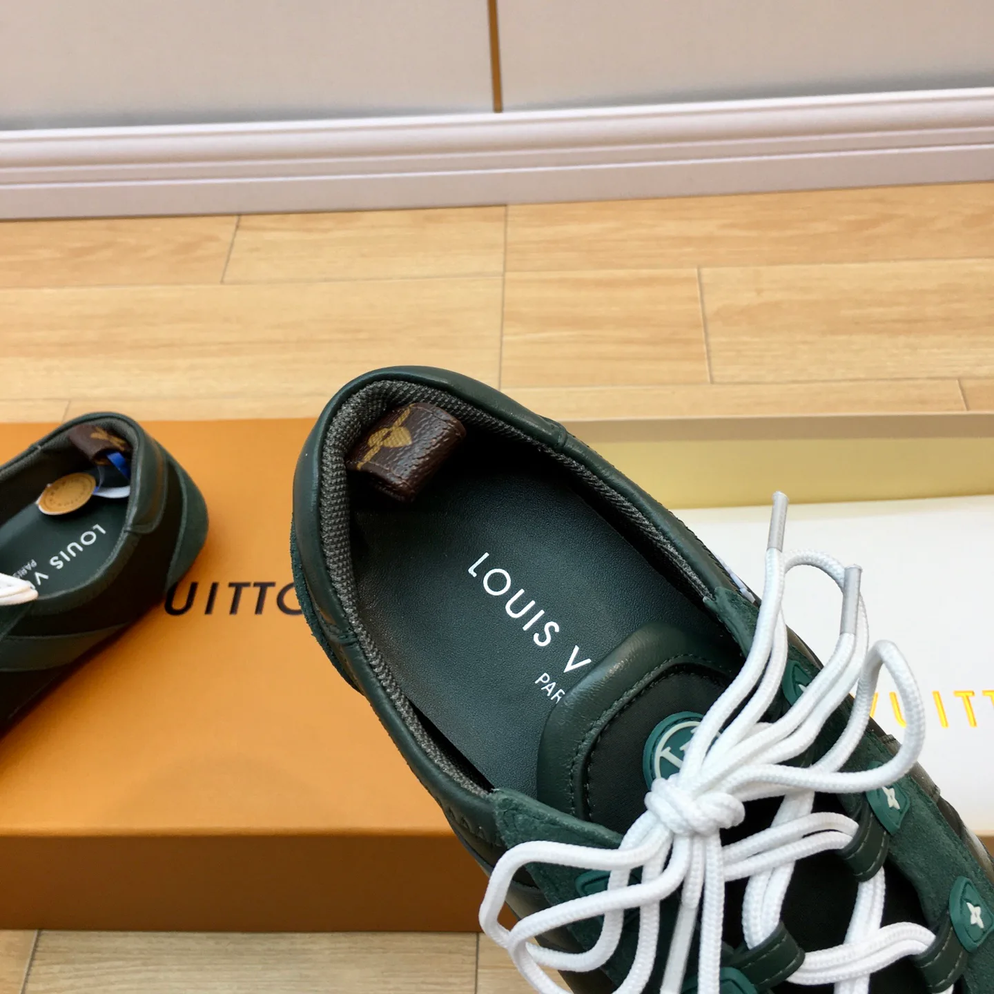 Кроссовки Женские Louis Vuitton 1590943