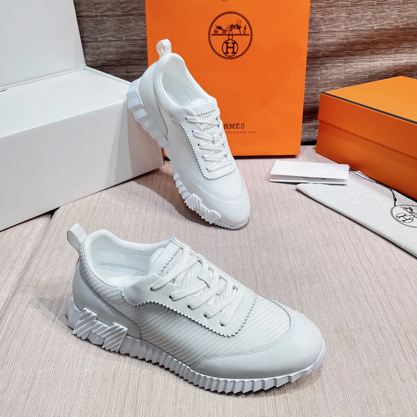 Кроссовки Женские Hermes 17749552