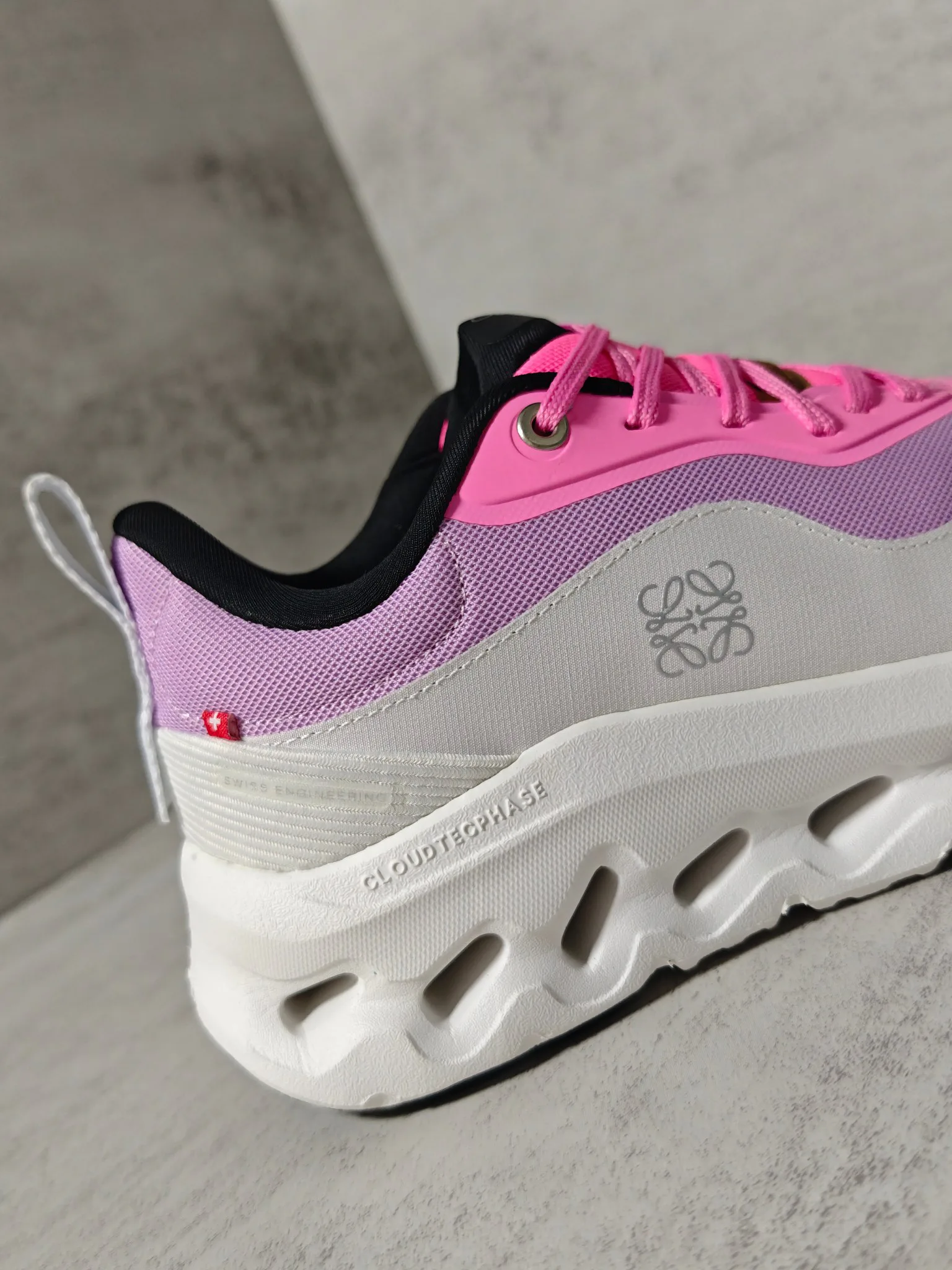 Кроссовки Женские Loewe 108298