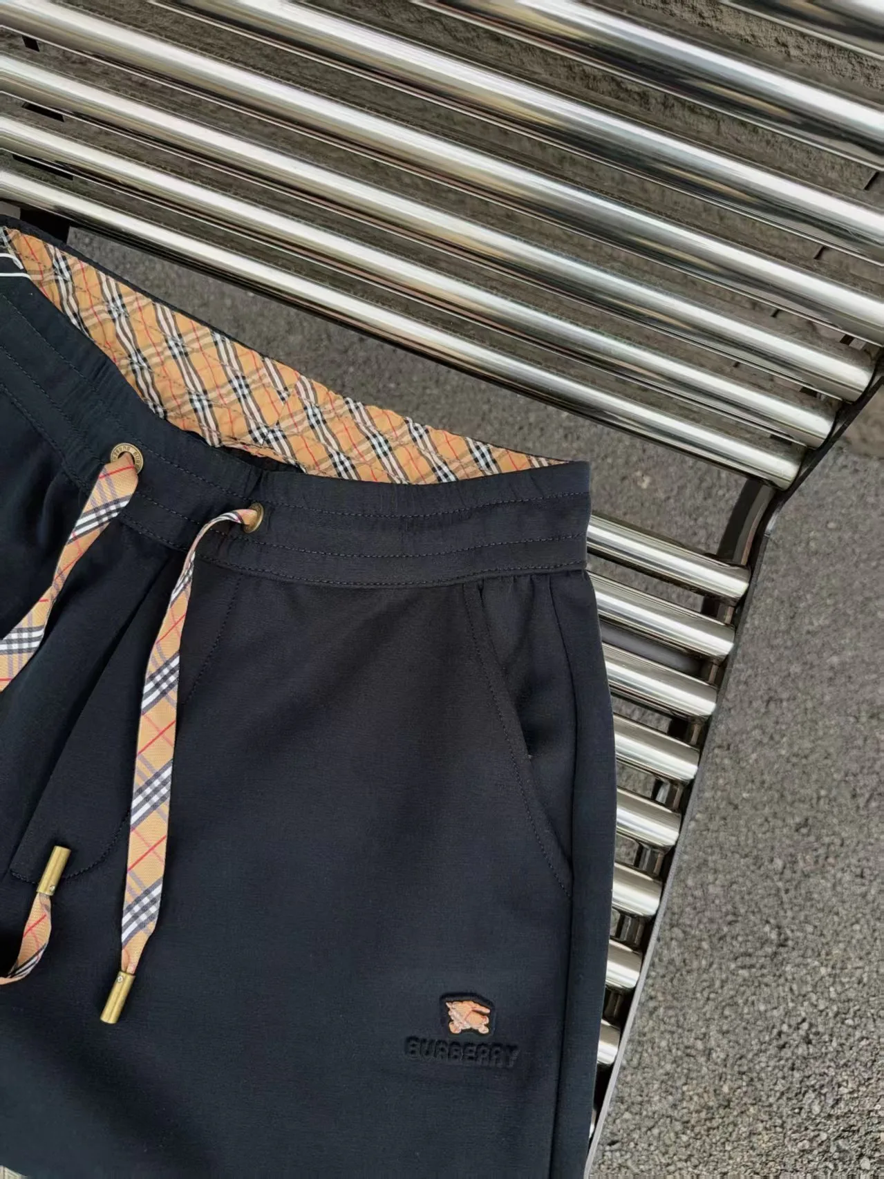 Брюки Женские Burberry 18178469