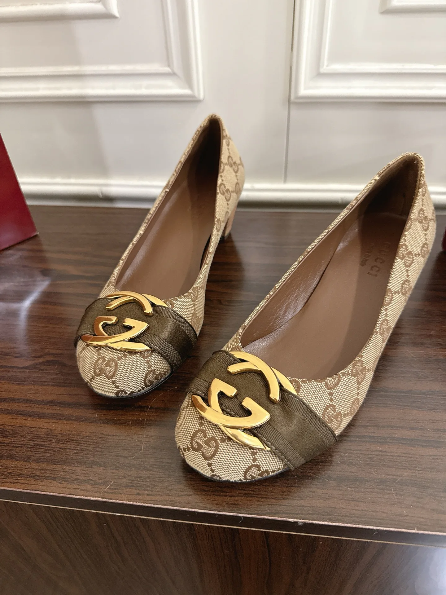 Туфли Женские Gucci 18135625