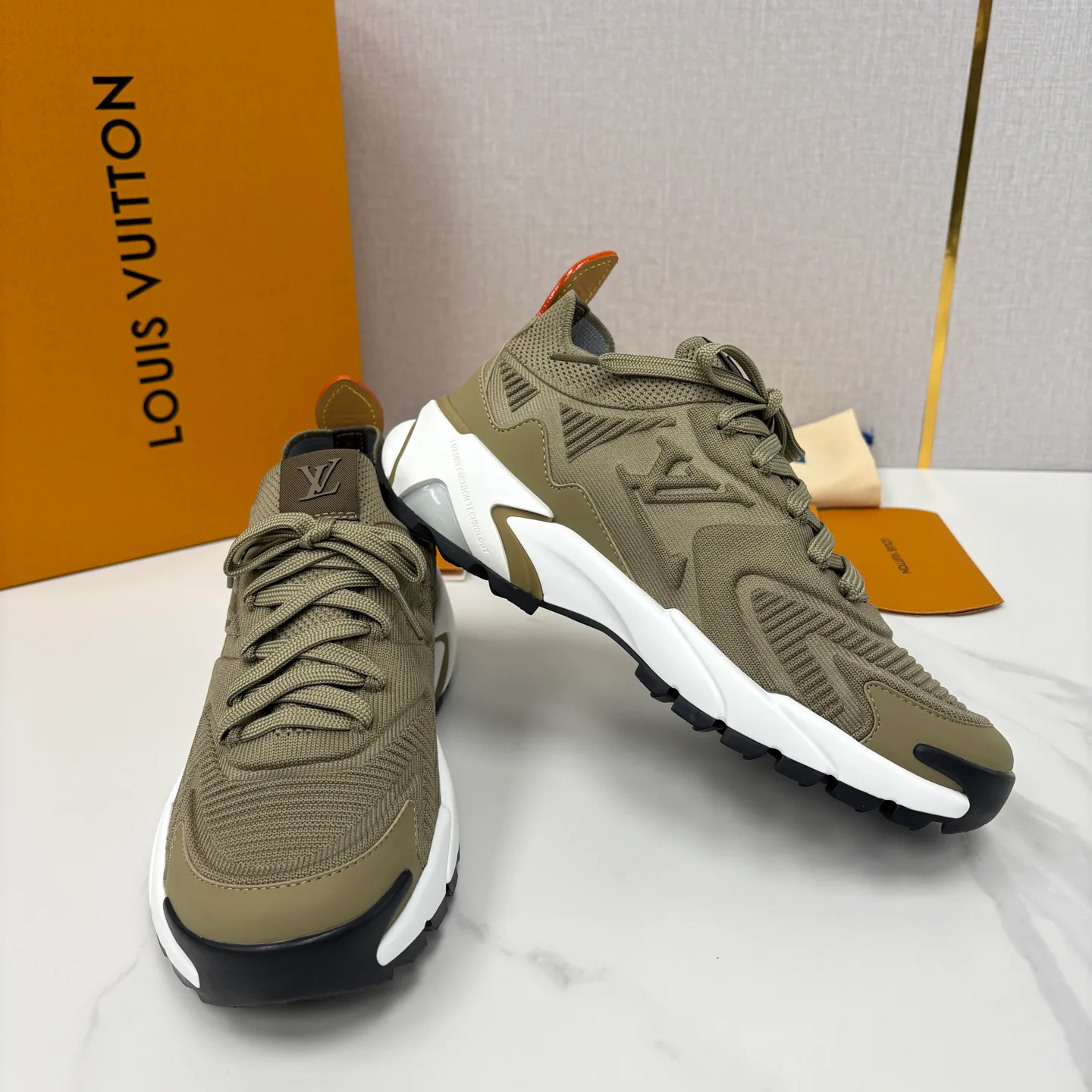 Кроссовки Мужские Louis Vuitton 13140747