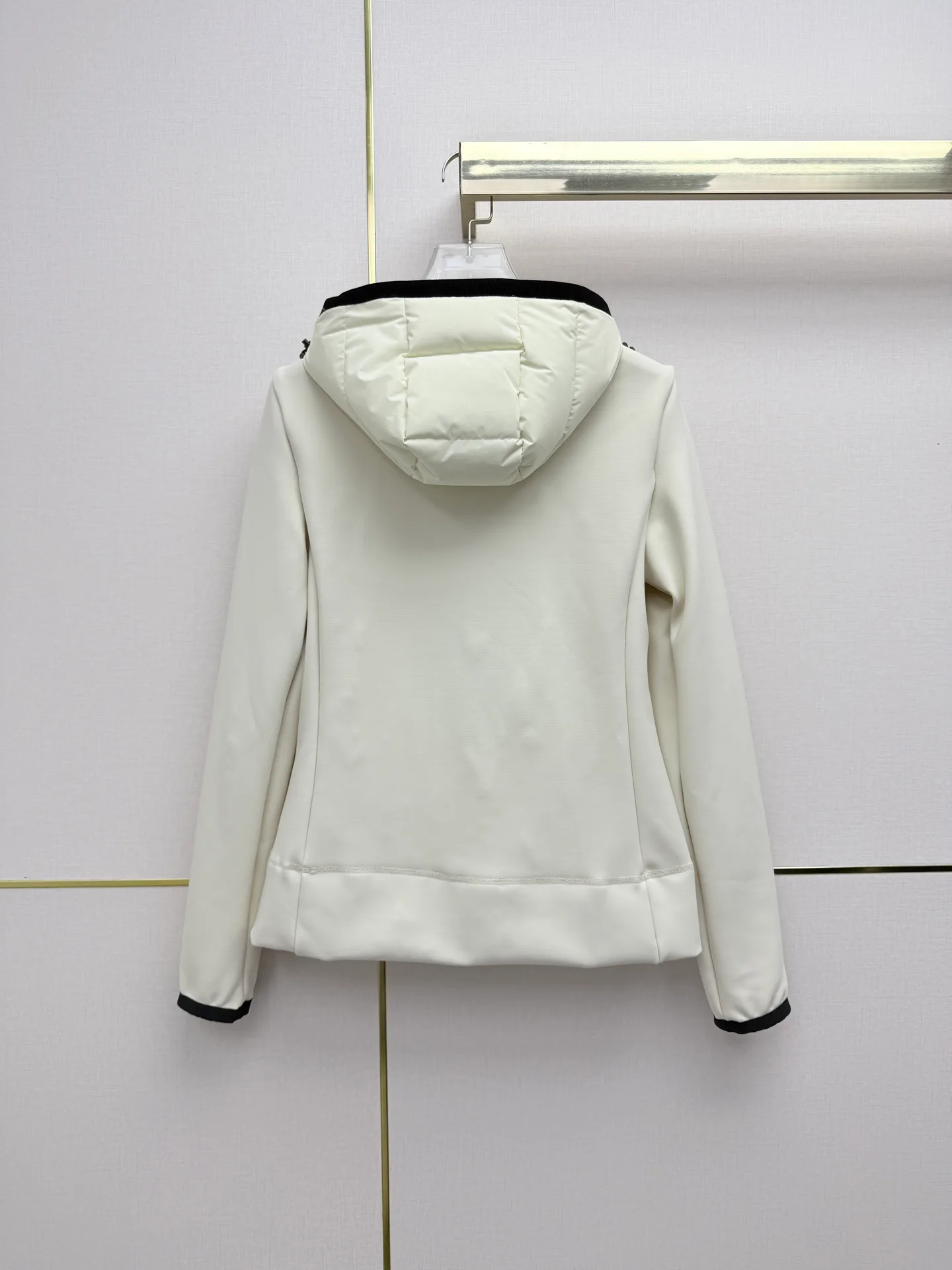 Куртки И Пуховики Женские Moncler 18435808