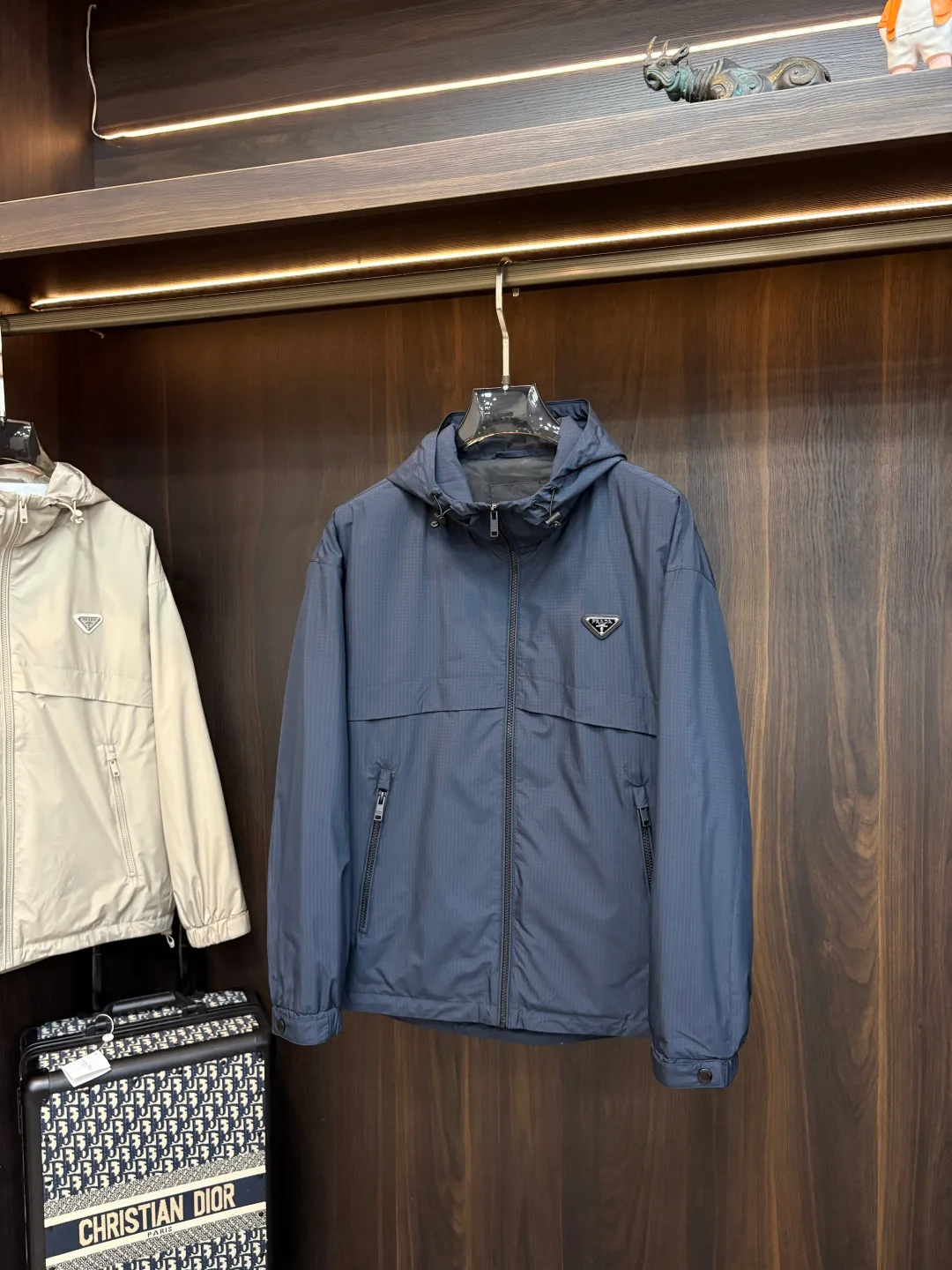 Куртки И Пуховики Женские Prada 18157368