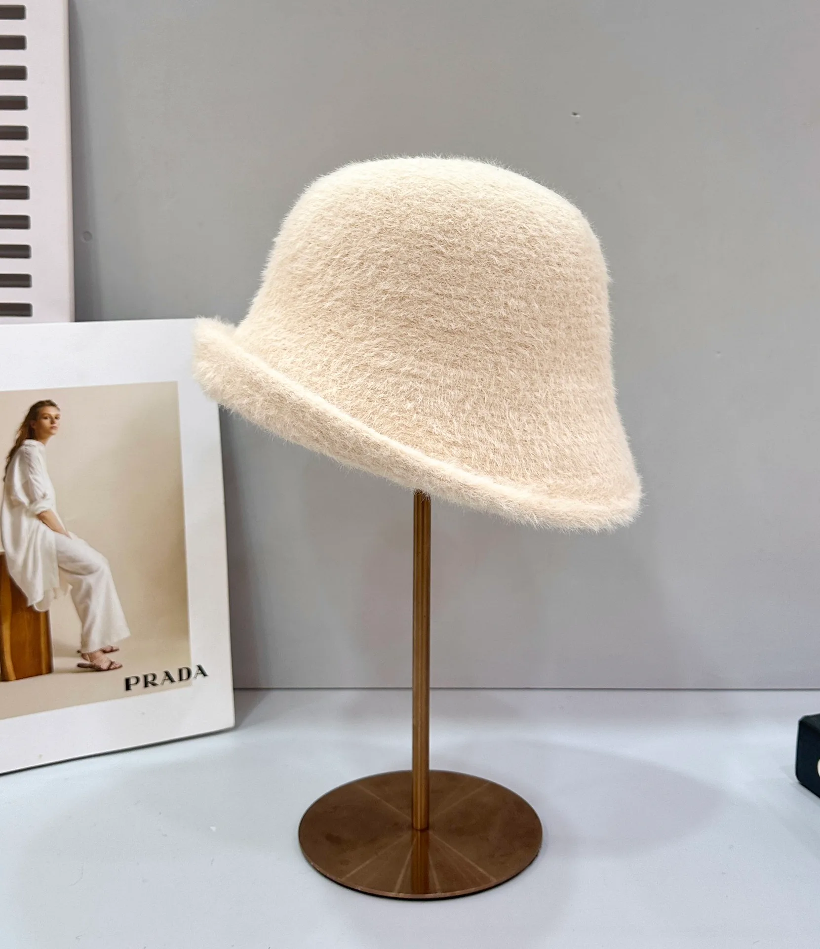 Головные Уборы Prada 11530