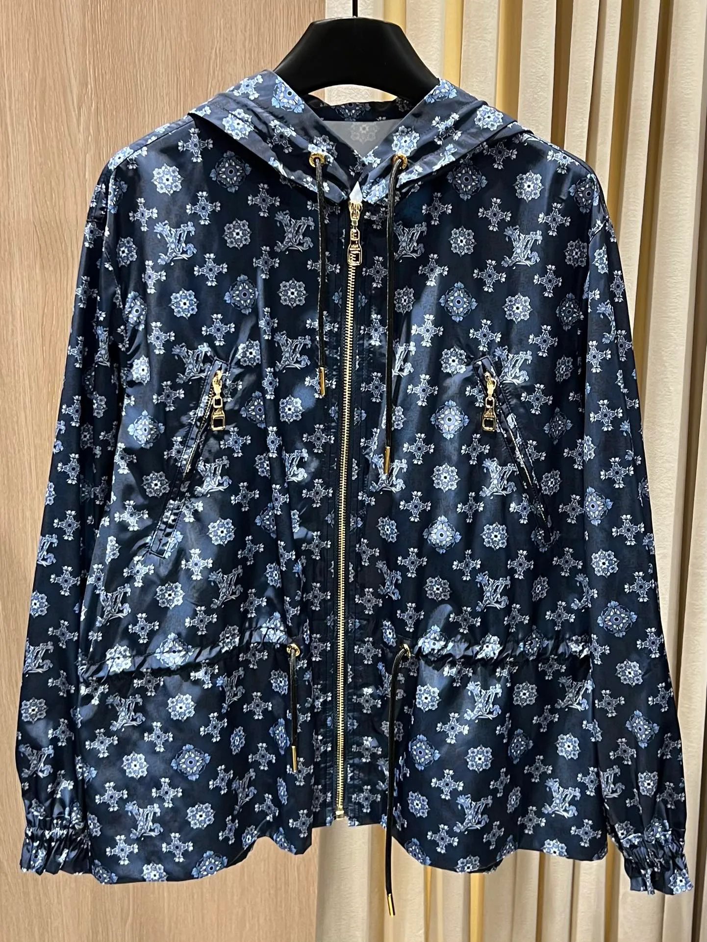 Куртки И Пуховики Женские Louis Vuitton 5595896