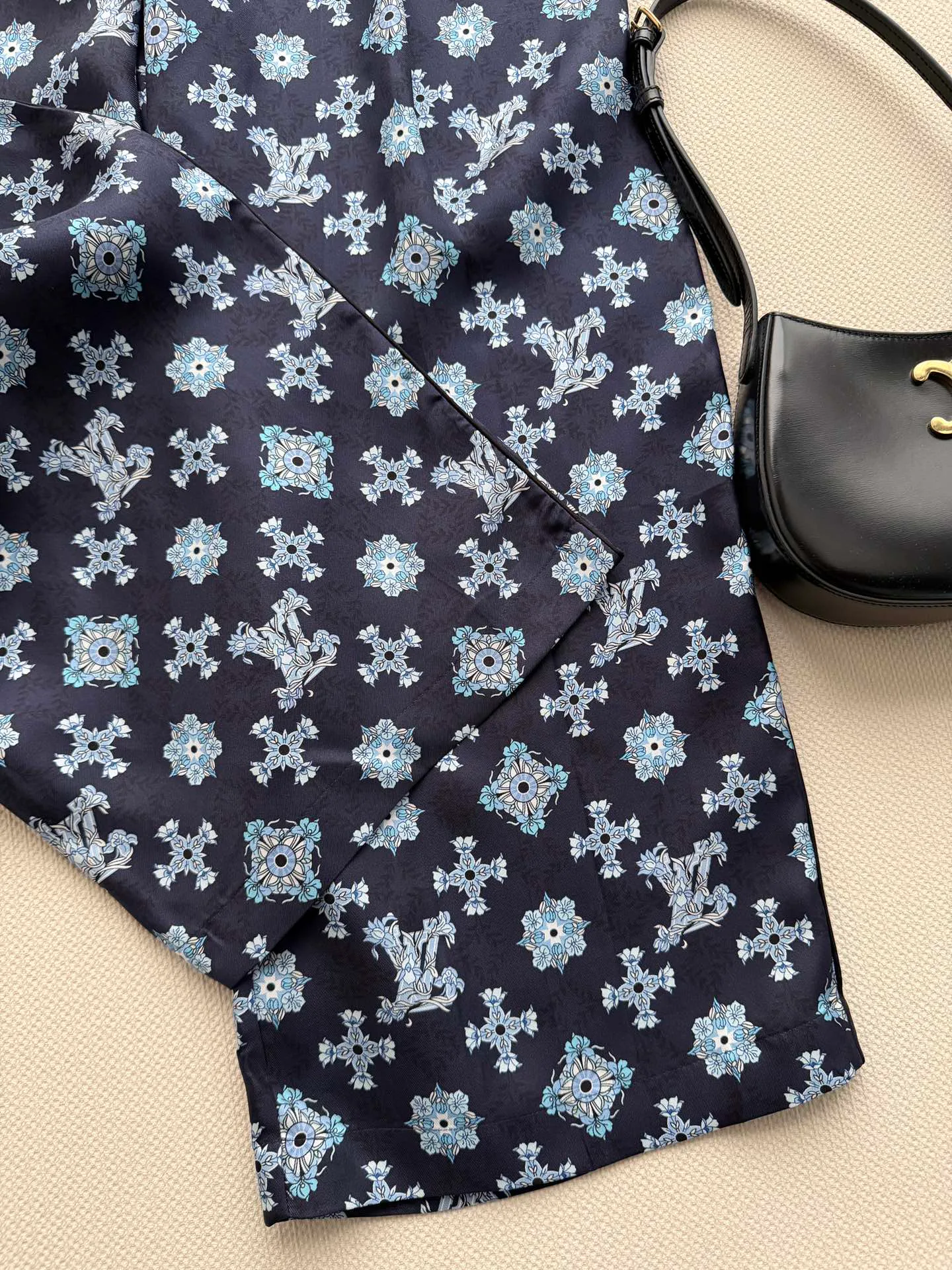 Брюки Женские Louis Vuitton 11880130