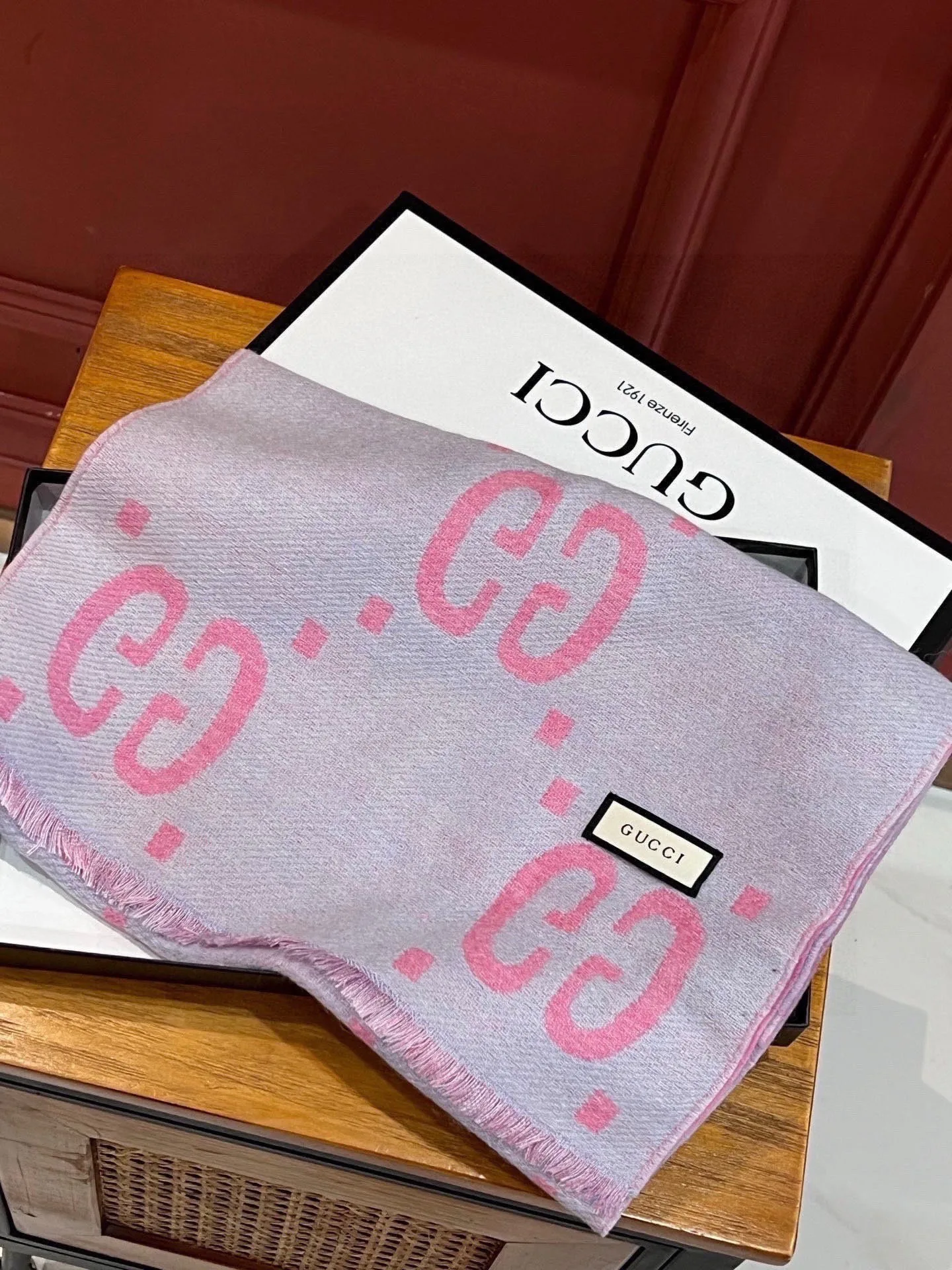 Шарфы Gucci 17673141