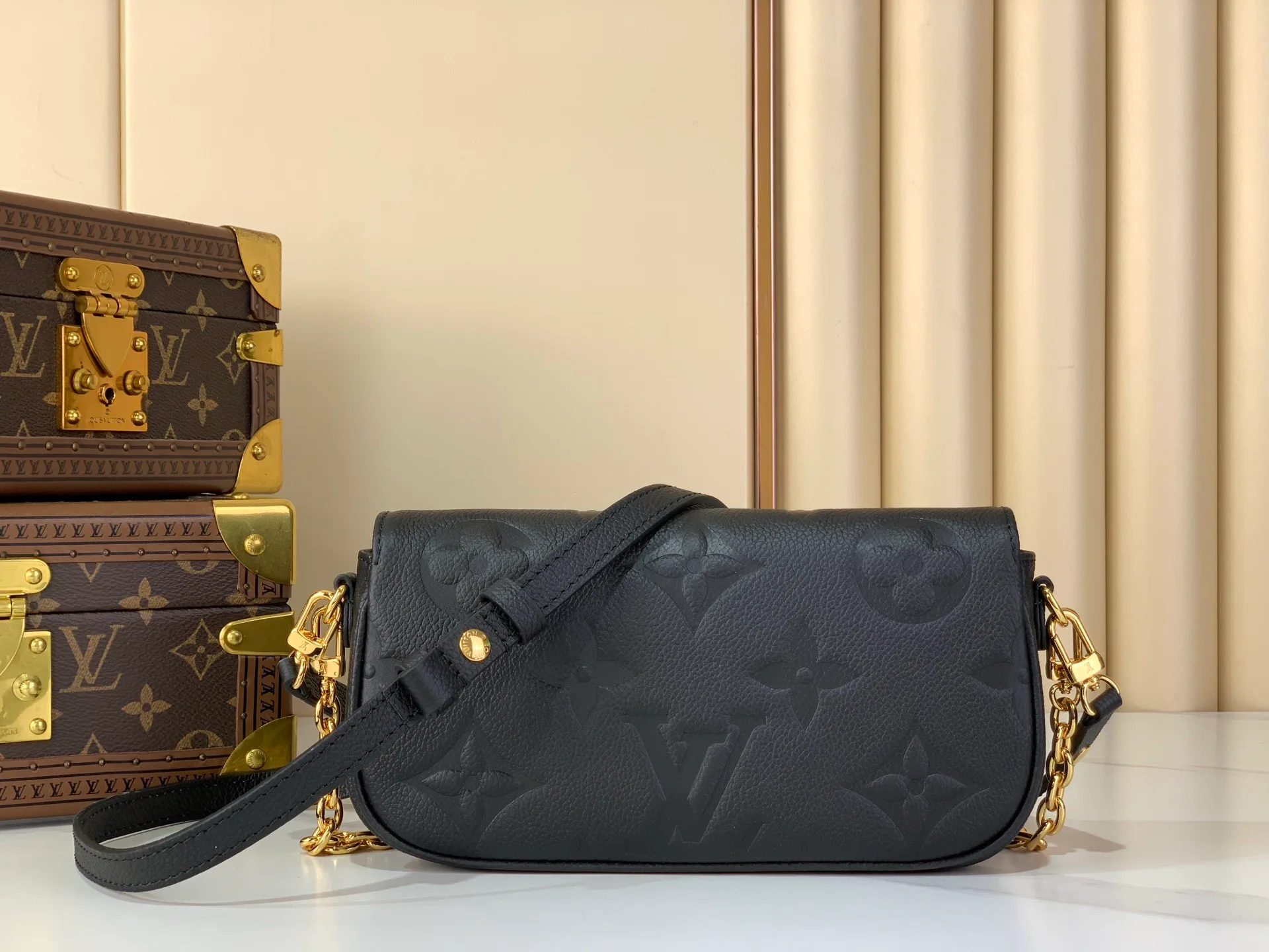 Клатчи Женские Louis Vuitton 12623281