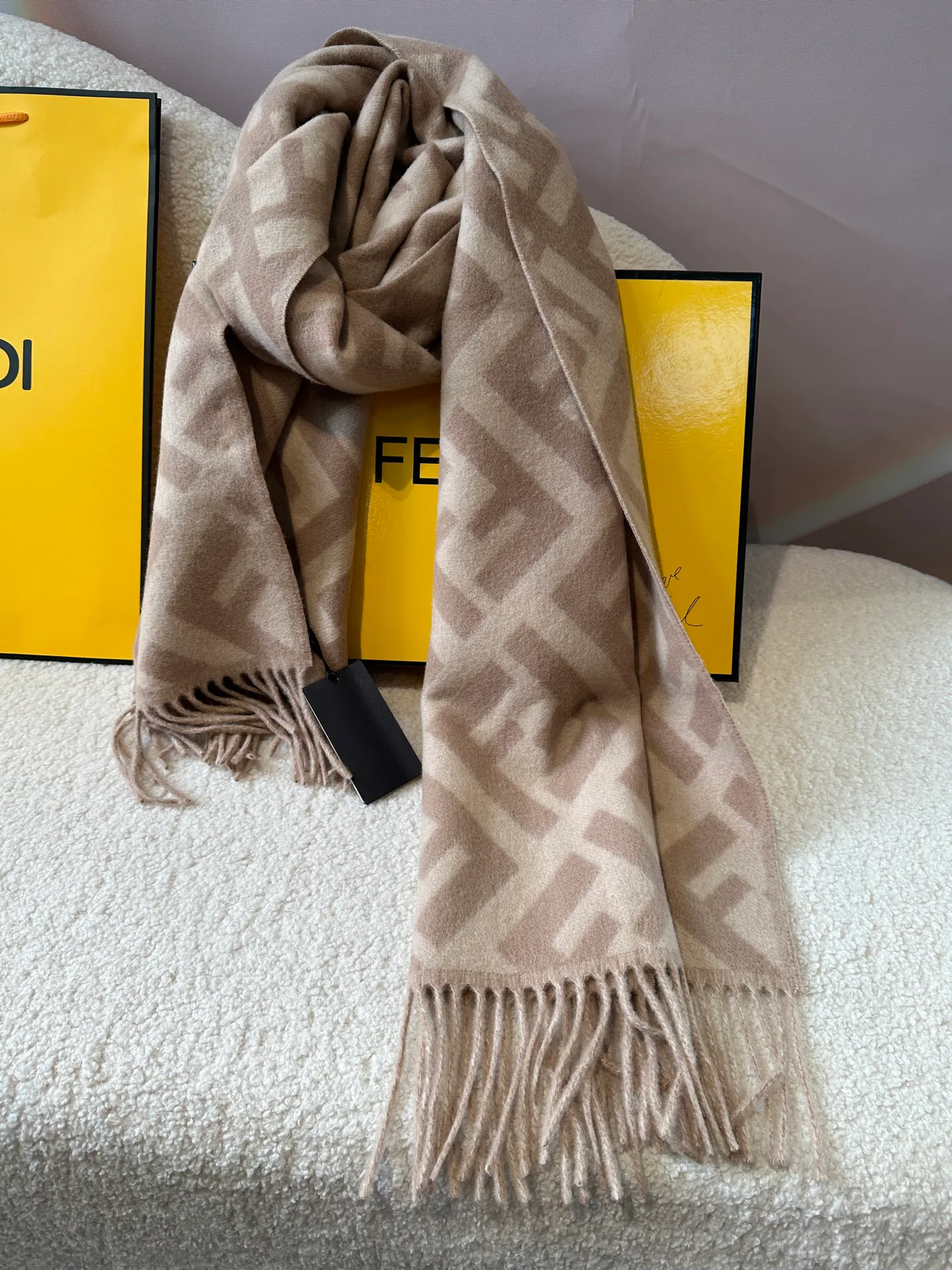 Шарфы Fendi 1437072