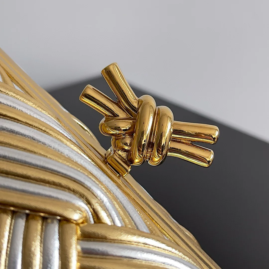 Клатчи Женские Bottega Veneta 1037130