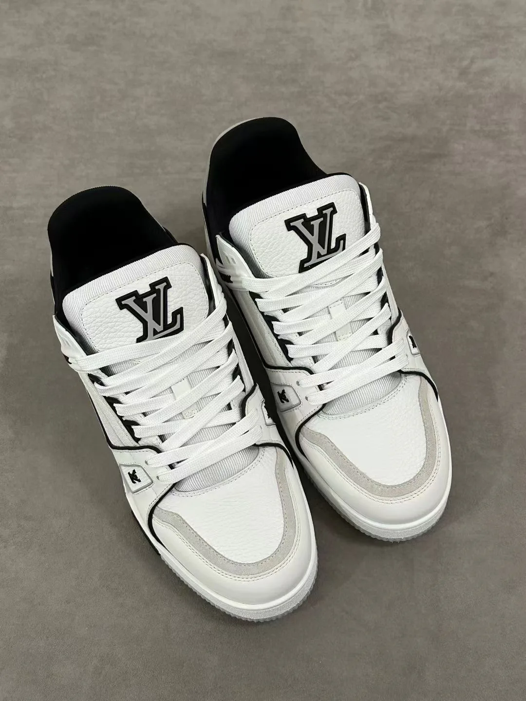 Кроссовки Женские Louis Vuitton 1189216