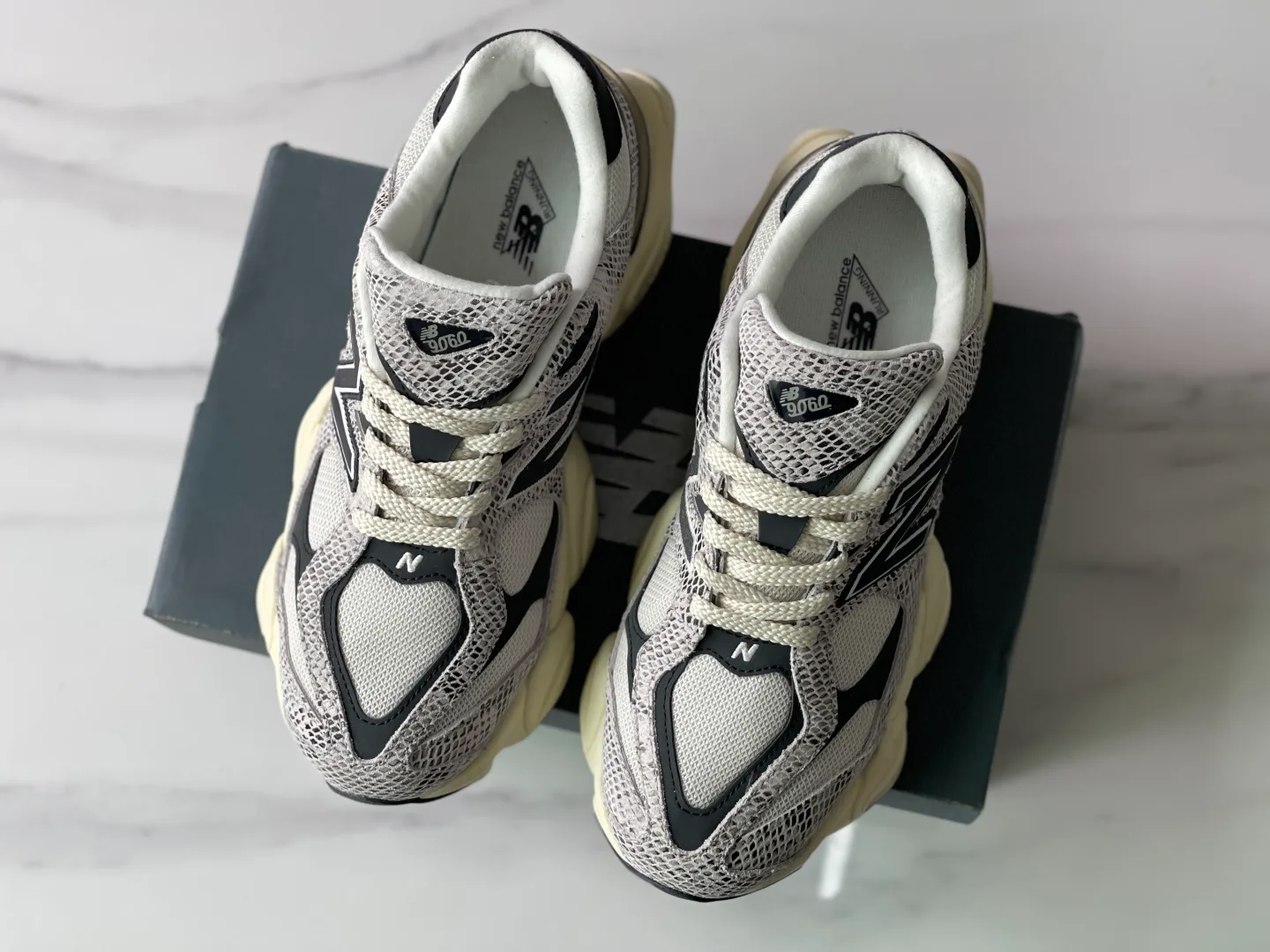 Кроссовки Женские New Balance 18786