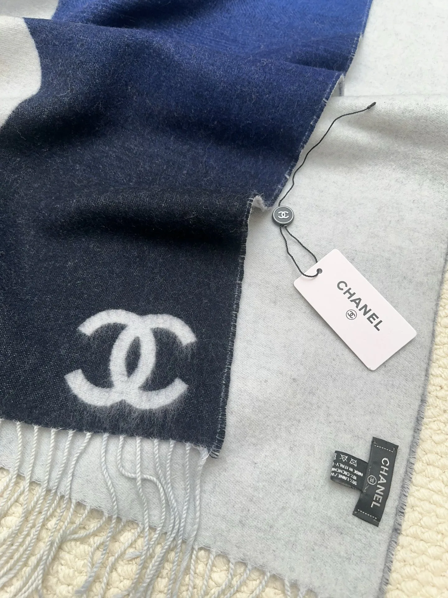 Шарфы Chanel 18627354