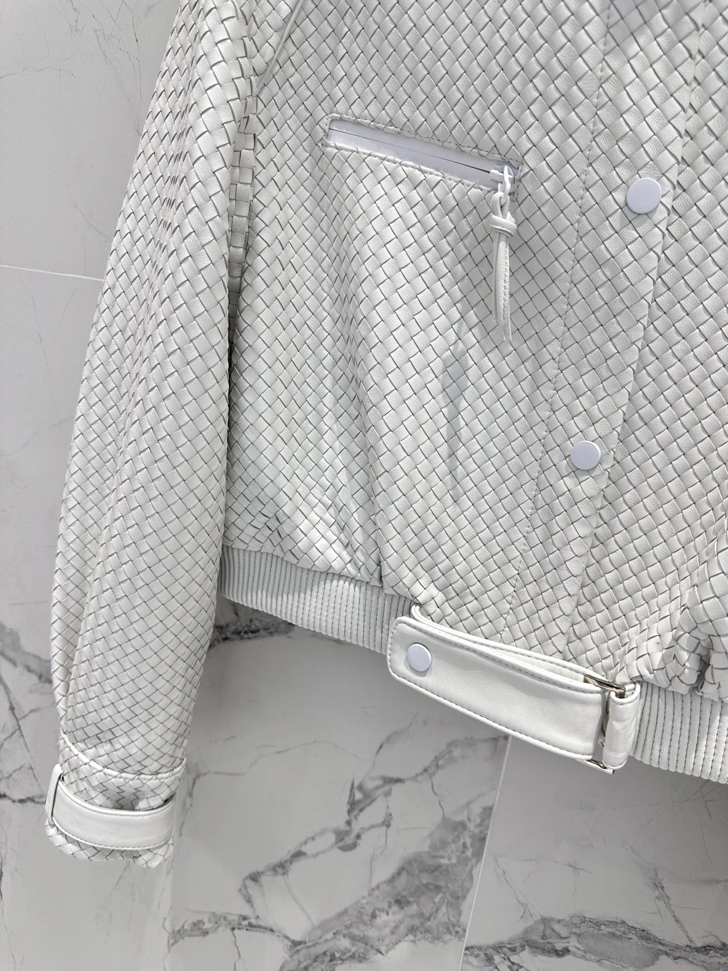 Кожаные Куртки И Дублёнки Женские Bottega Veneta 11759382