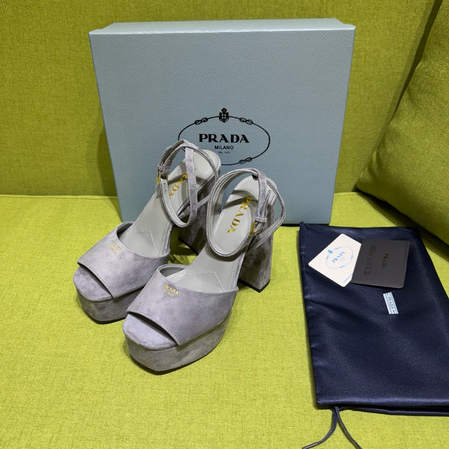 Босоножки Женские Prada 19237314