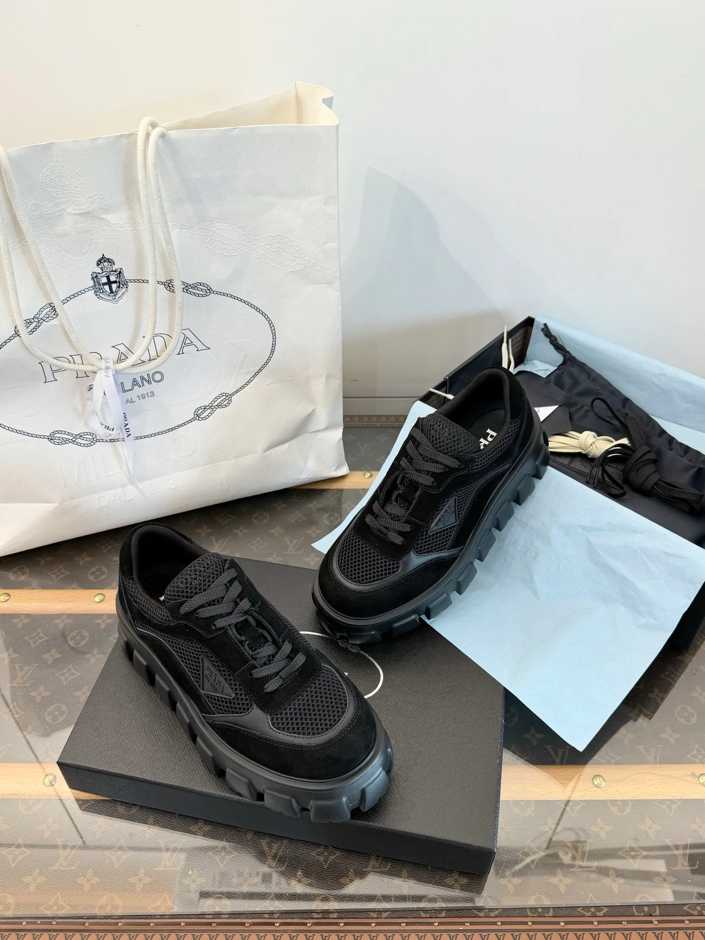 Кроссовки Женские Prada 18724481