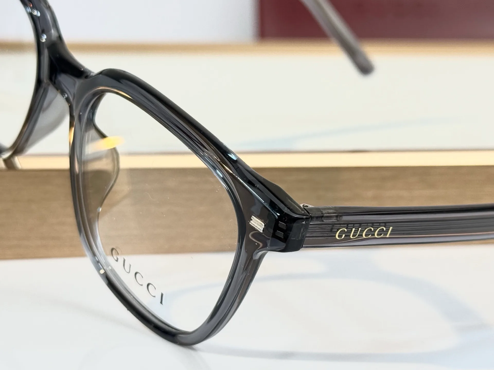 Очки Gucci 18117821