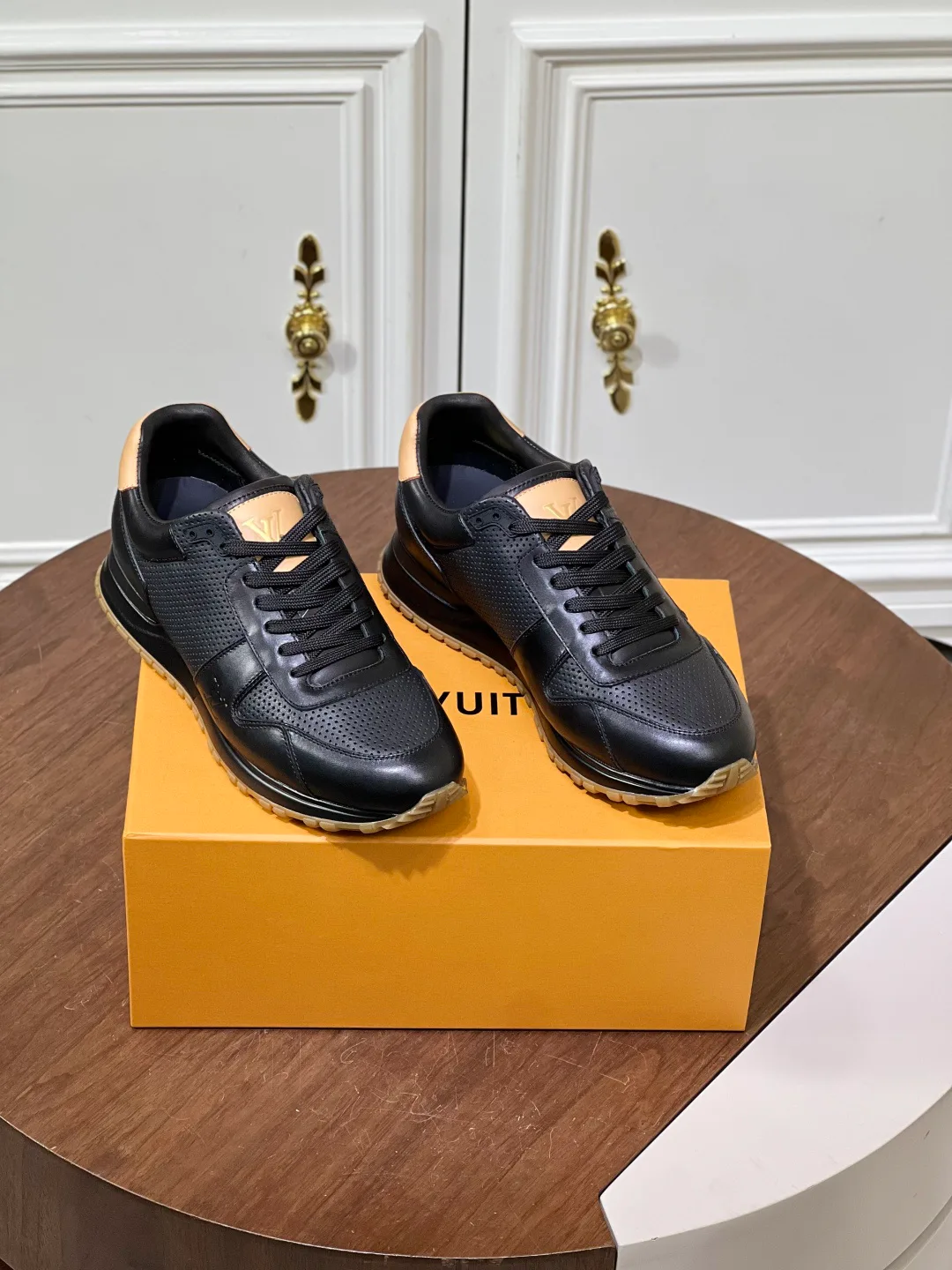 Кроссовки Мужские Louis Vuitton 18039349