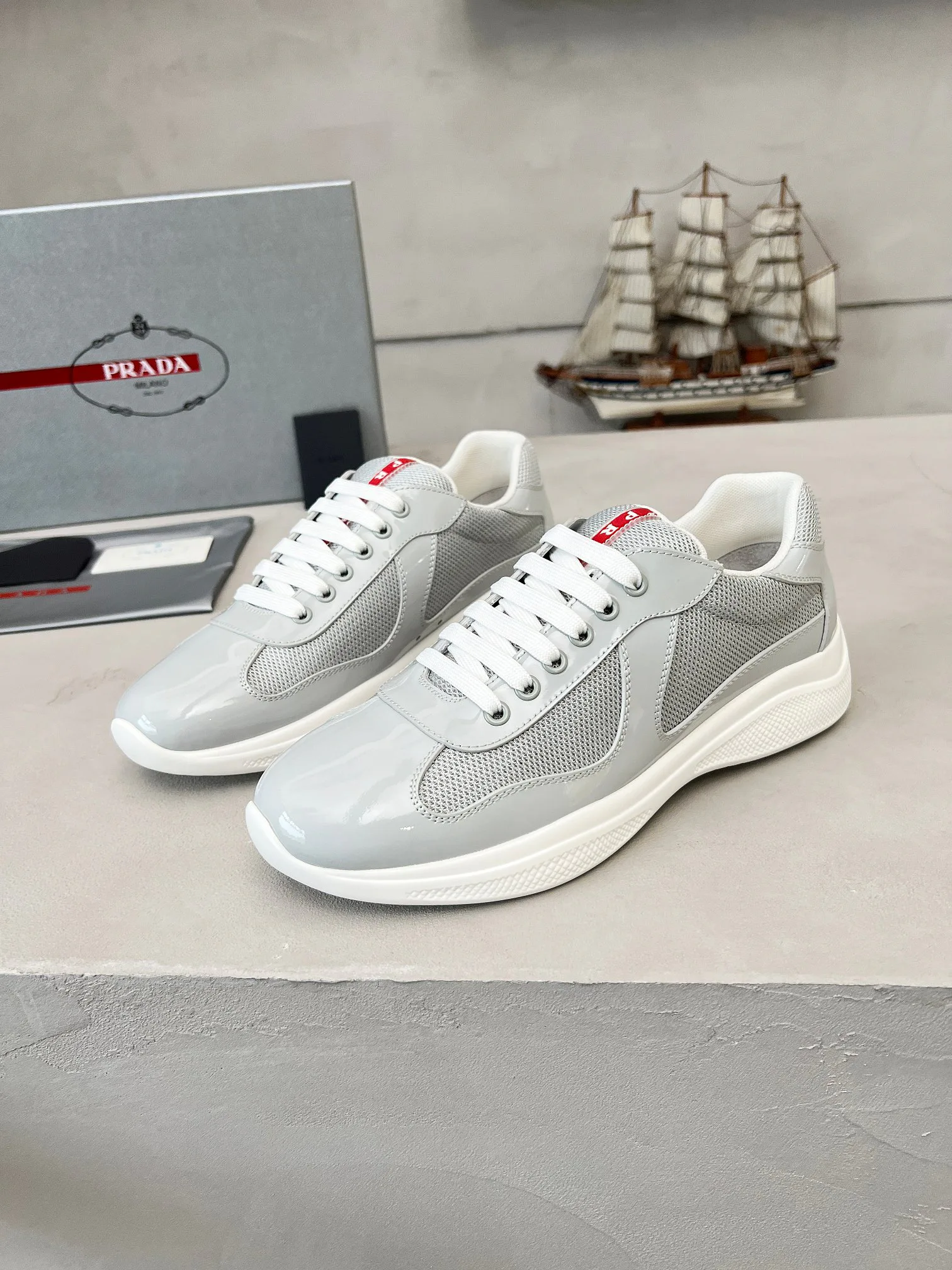 Кроссовки Женские Prada 17704055