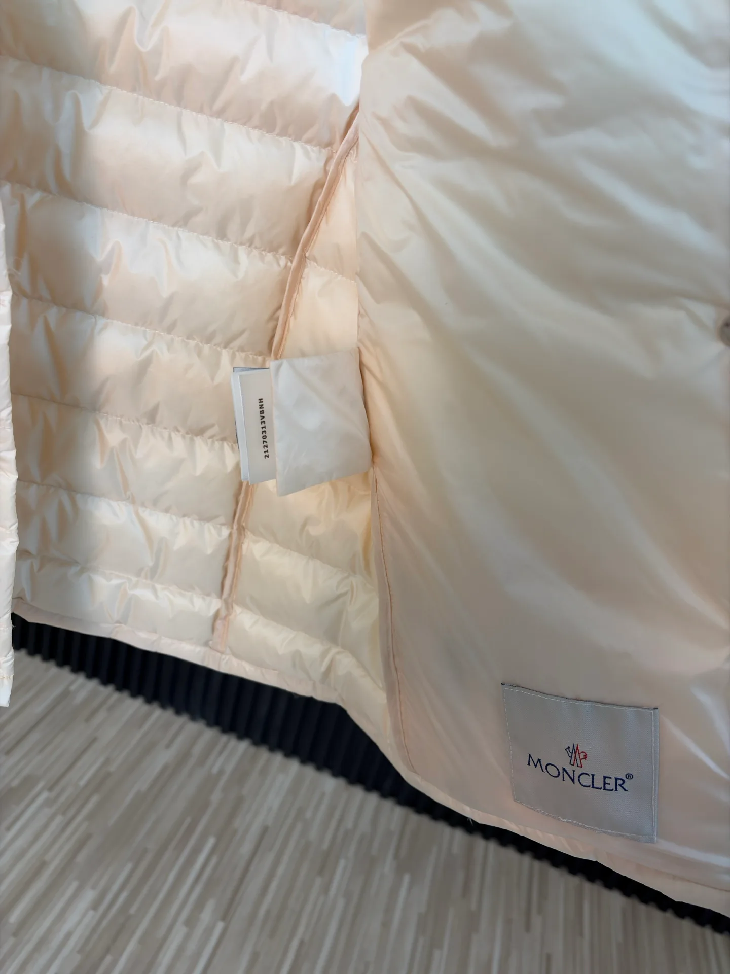 Жилеты Женские Moncler 18048233